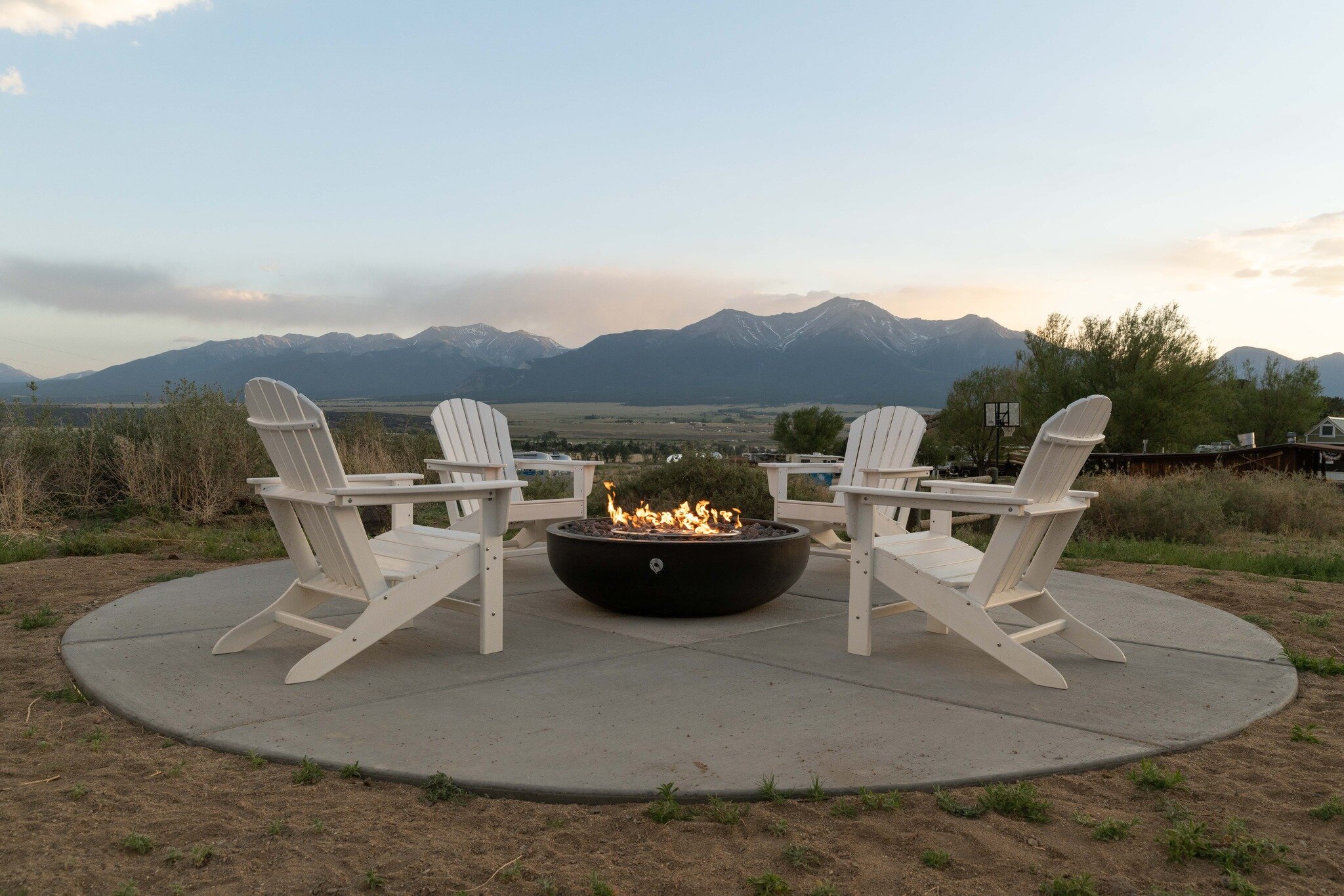 Imagine yourself here, relaxing with friends after a big day of adventure, soaking in the amazing views! Book your stay today to make your summer dreams a reality!

#BuenaVistaCO #buenavista #coloradolife #viewsfordays
