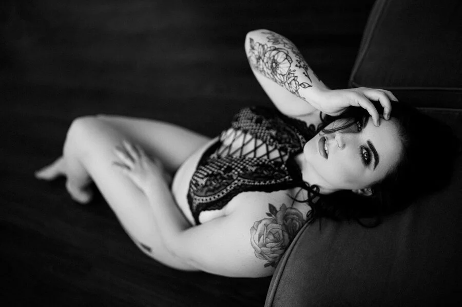 TORONTO BOUDOIR PHOTOGRAPHER | I WAS SEEING MYSELF THROUGH SOMEONE ELSES LENS