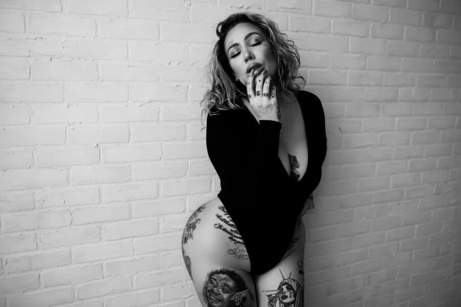 TATTOOS AND TATA’S- TORONTO BOUDOIR PHOTOGRAPHER