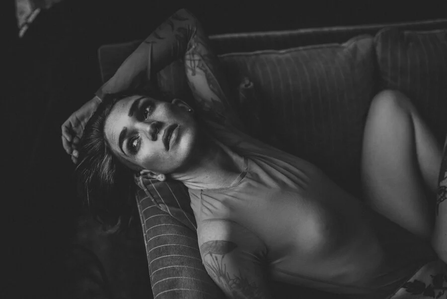 CREATIVE FUN WITH FINN- TORONTO BOUDOIR PHOTOGRAPHER