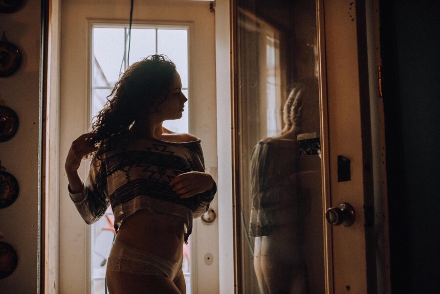 SWEATER WEATHER. TORONTO BOUDOIR PHOTOGRAPHER.