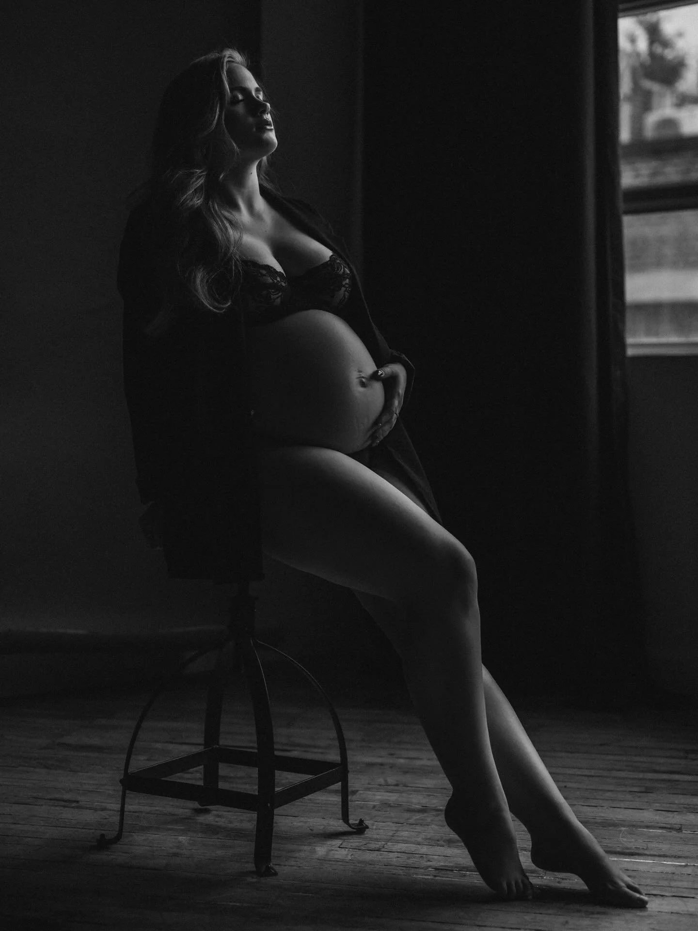 This season doesn&rsquo;t last forever&hellip;but the photos do. Maternity sessions are a beautiful way to honour the journey and all the changes along the way.

Thinking about your own maternity session? I typically recommend booking your session ar