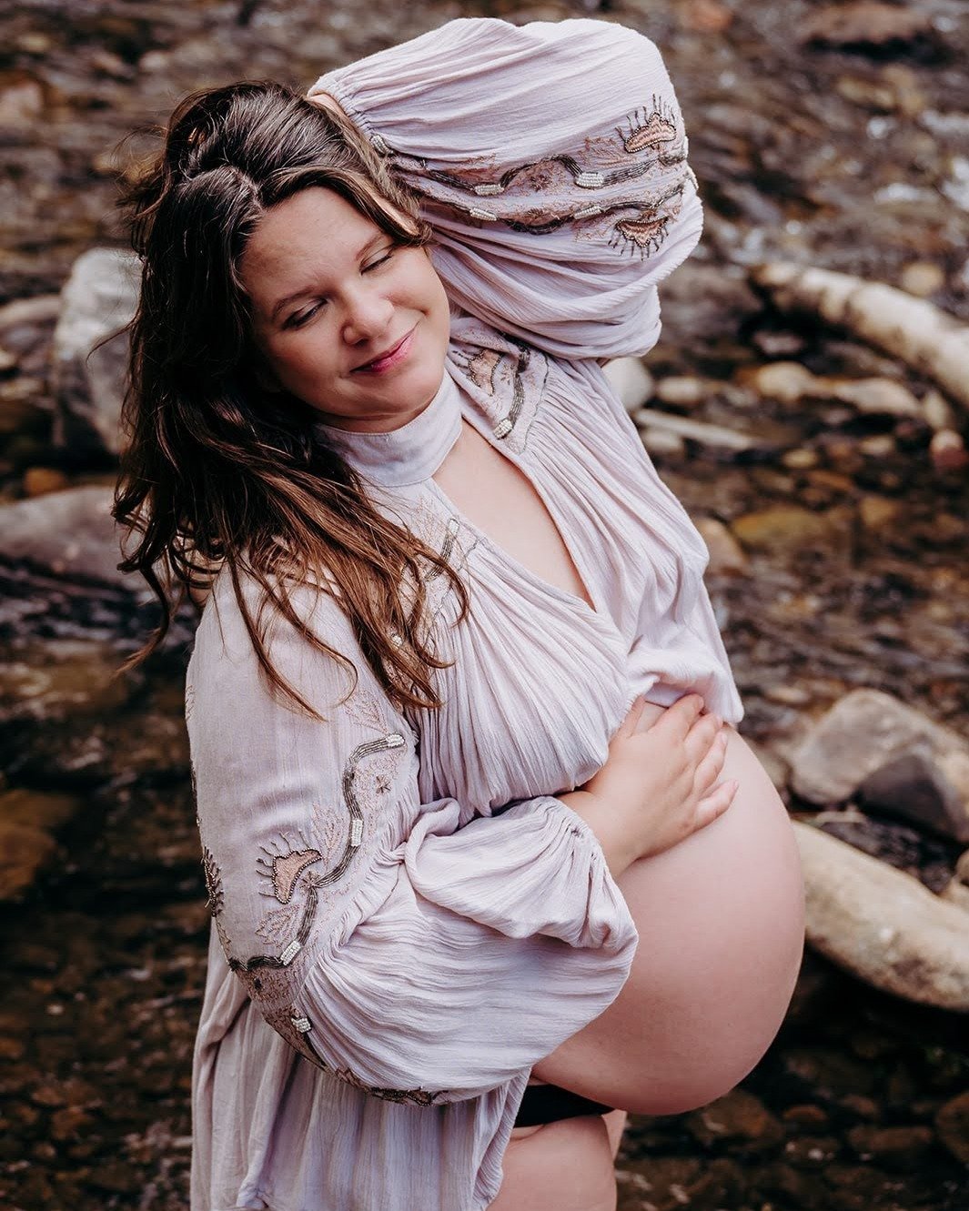 With the weather warming up and Utah starting to look so beautiful, it&rsquo;s the perfect season for maternity and motherhood photoshoots! 
I&rsquo;m obsessed with the combination of nature and the glow of pregnancy! 🌿✨
My schedule for the Spring a