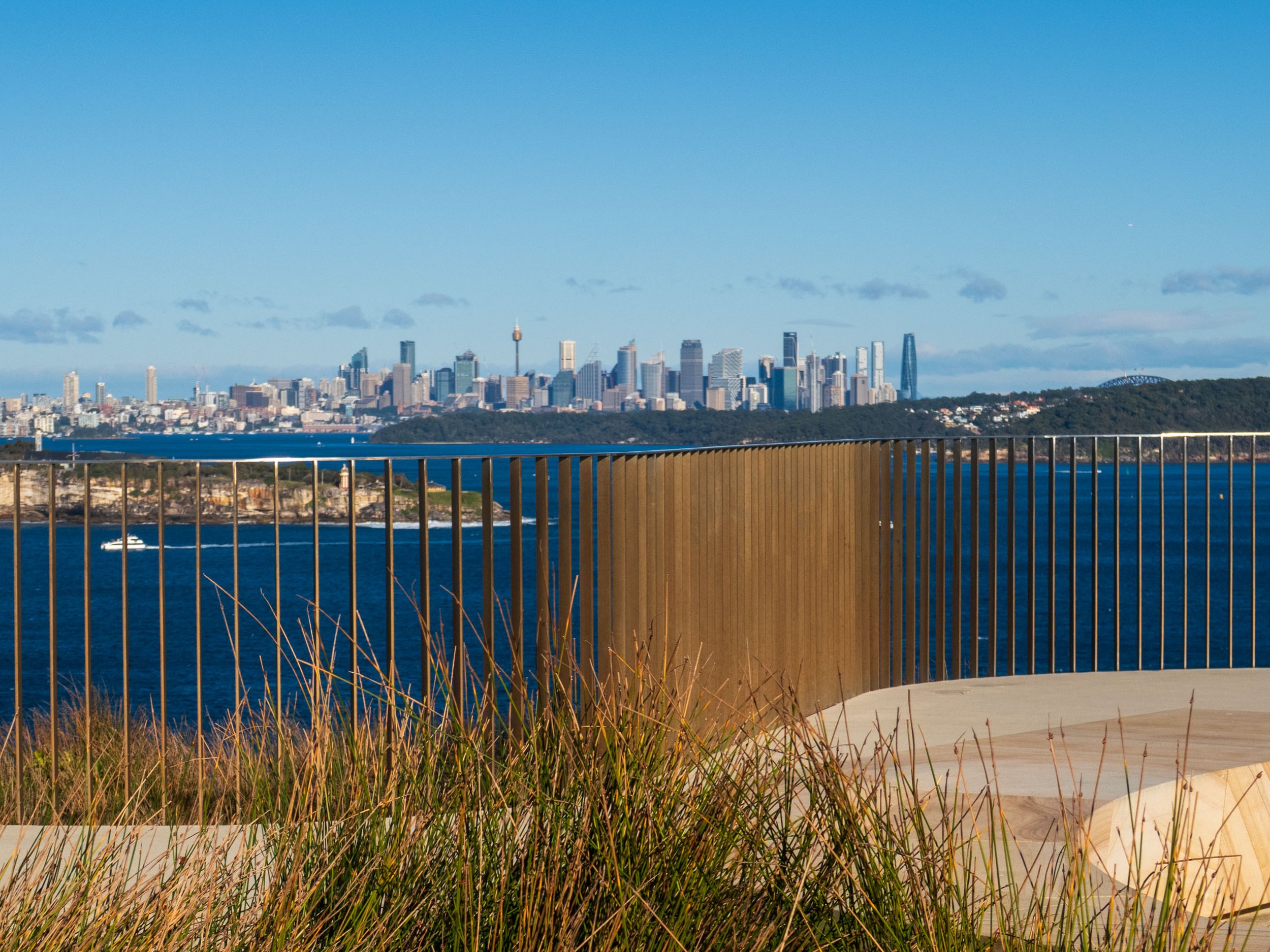 The Barragula Lookout looks out over Sydney Harbour, South Head and city skyline