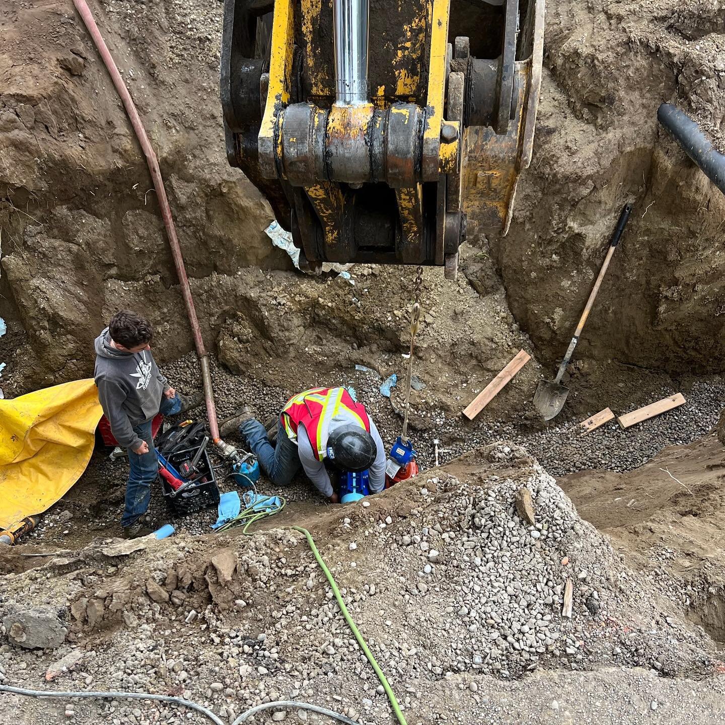 6x4 PVC tap in Strathmore AB last week for Jayax 🔥

#hottapping #plumbing #construction #trucks #hydrant #fyp #yyc #alberta #f4f #work #britishcolumbia #saskatchewan