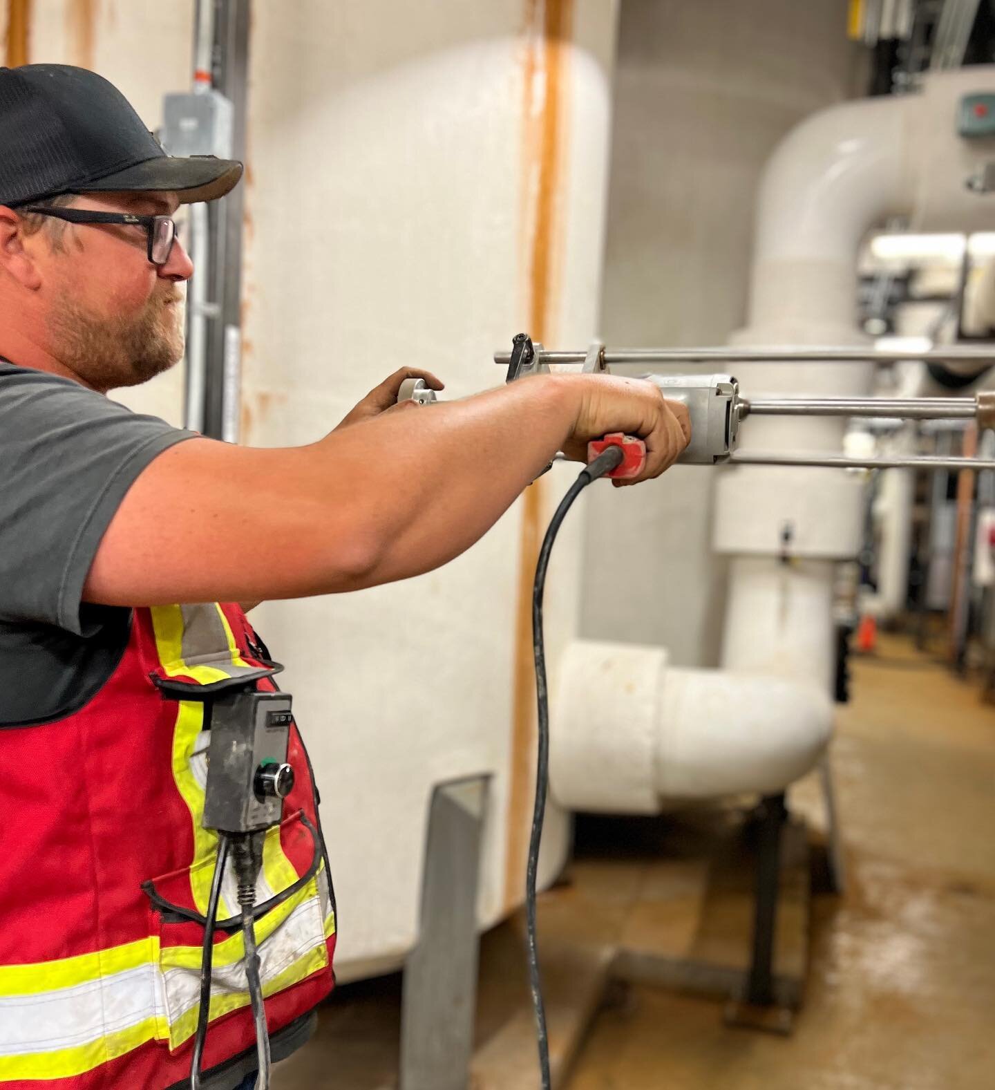 Another tap done for @trotterandmorton at the @fly_yyc airport! Our experts are hard at work in this beautiful Calgary weather ☀️

#hottapping #plumbing #construction #trucks #hydrant #fyp #yyc #alberta #f4f #work #britishcolumbia #saskatchewan #hvac