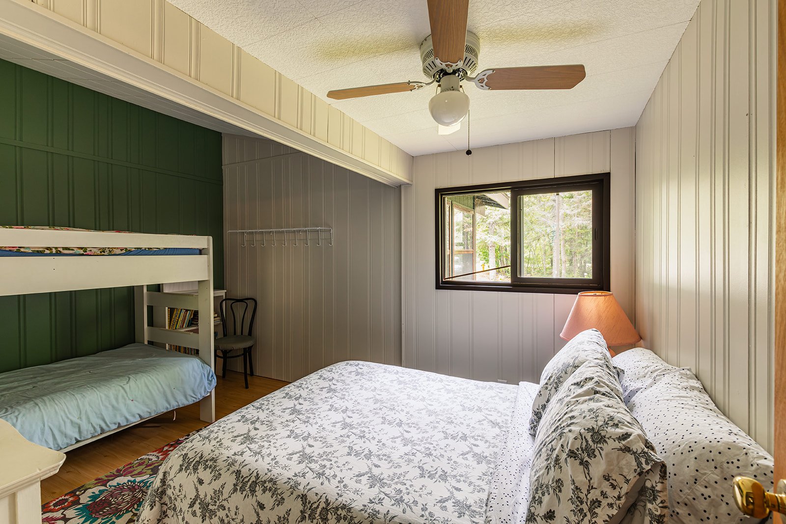 New-Copper-Photography_Jenn-Yablonowski_Aaron-Mark-Cabin_Wanasing-Beach-11.jpg