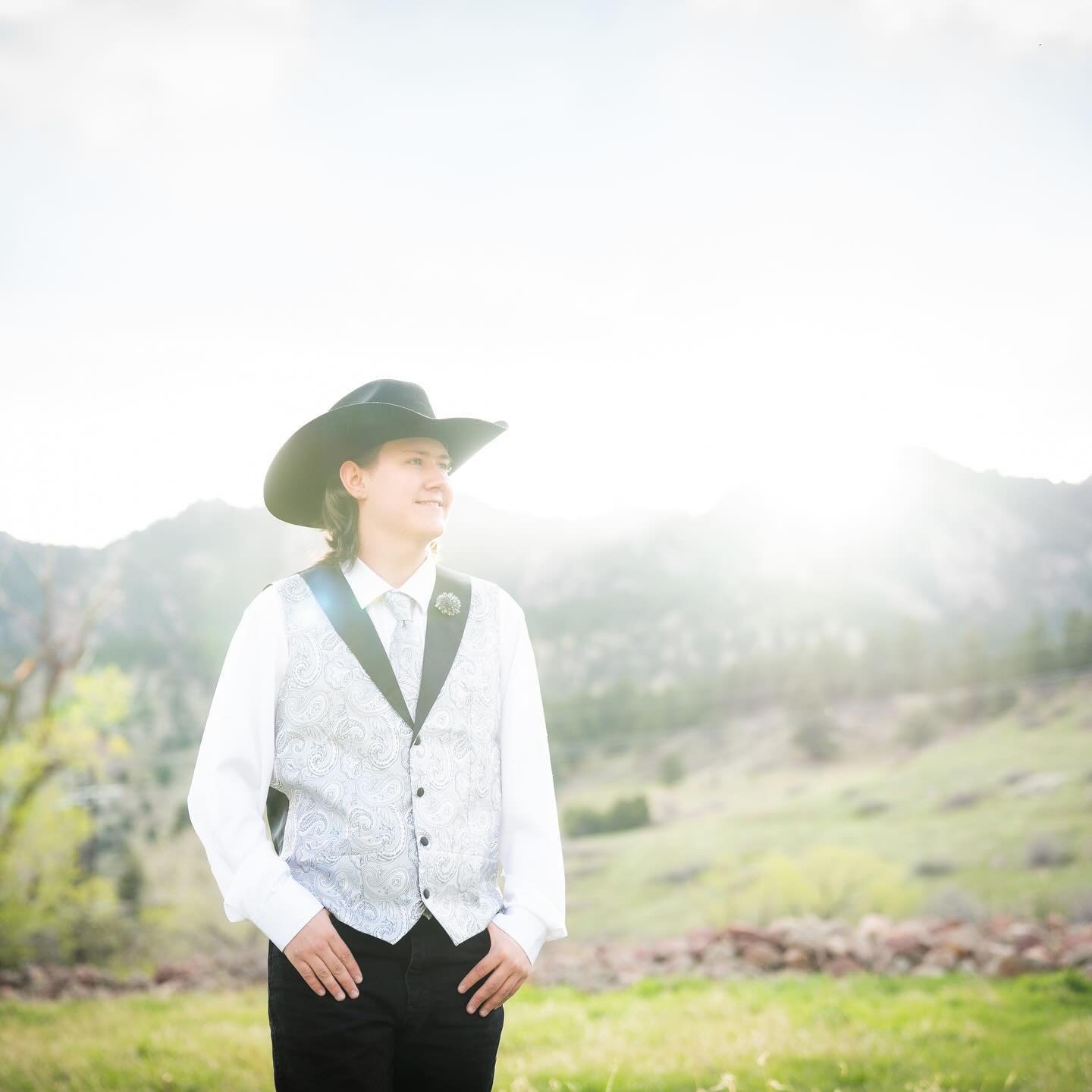 Hanging out with Skyler to do his end of year senior pictures was so much fun! Skyler is such a sweet guy, a believer, AND a bull rider which is SO cool! What I love most about senior photos is meeting all these great young folks with all their own p