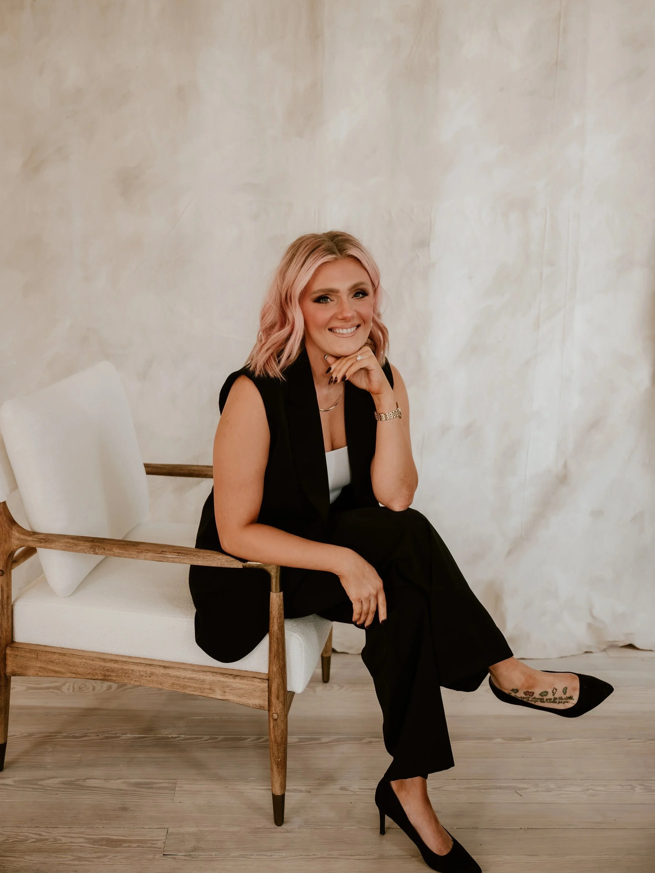 ALYSSA SUTTLES Realtor Cincinnati photo by Sara Hughes