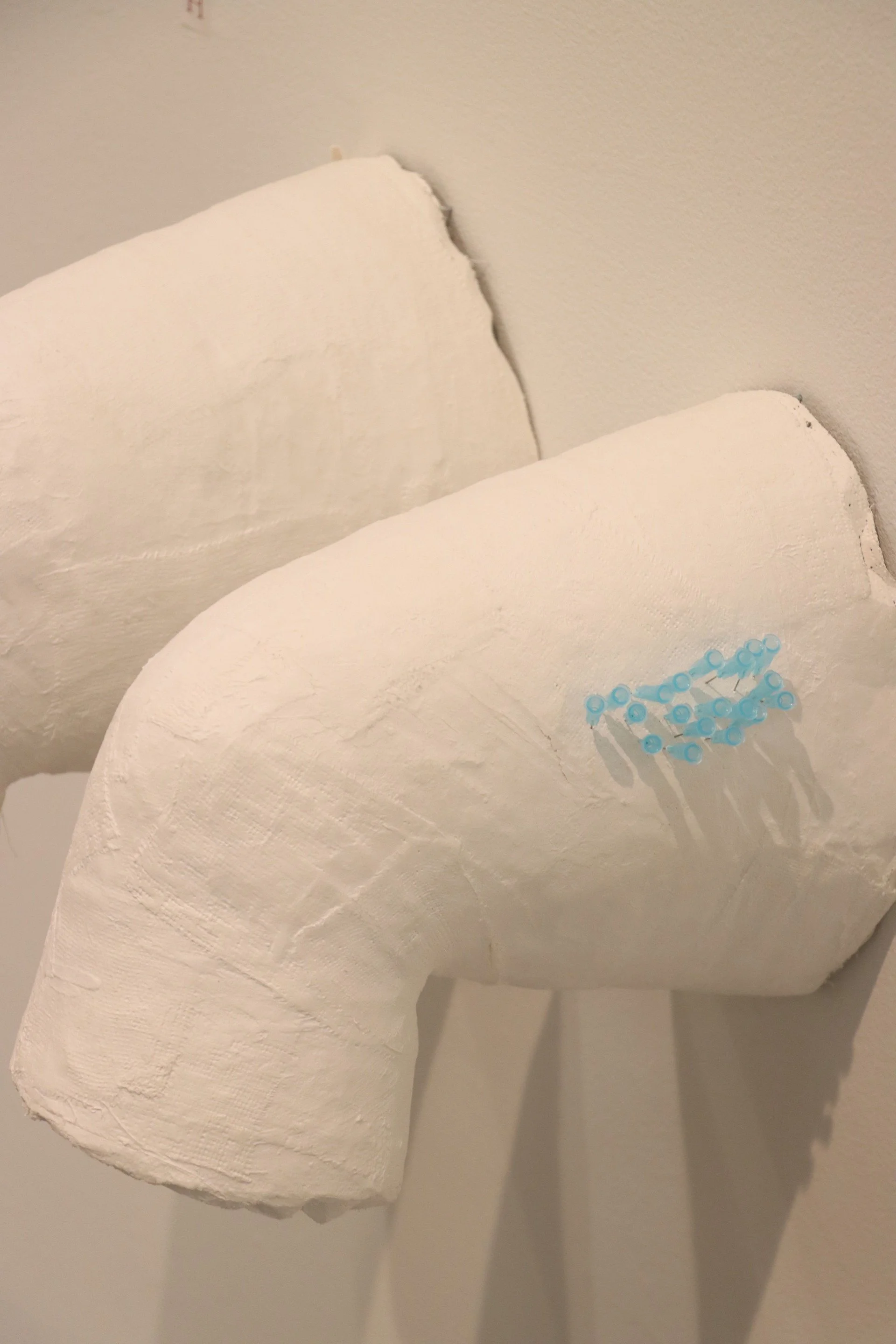 Oliver Rinne, "172, Repeat", plaster bandages, foam, 1ml needles. 