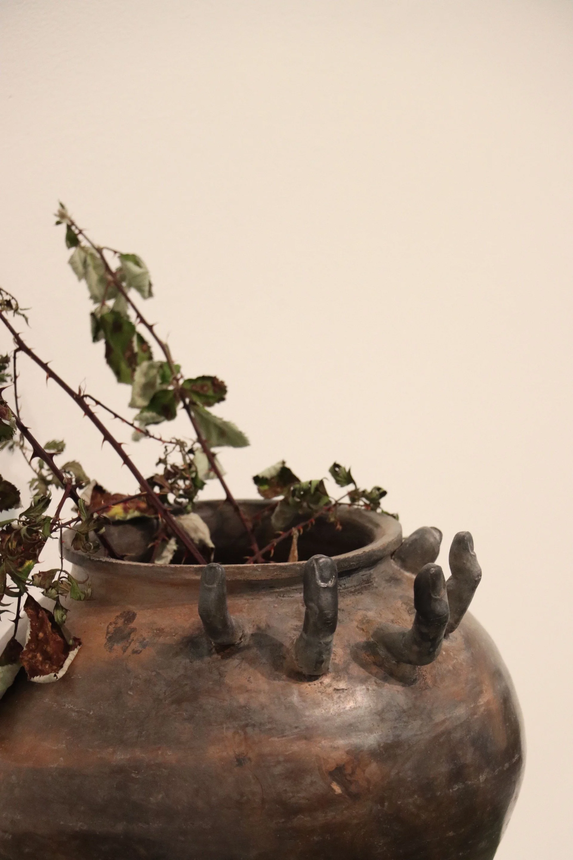Alex Chung, "Hand Pot", ceramics, approx. 8". 
