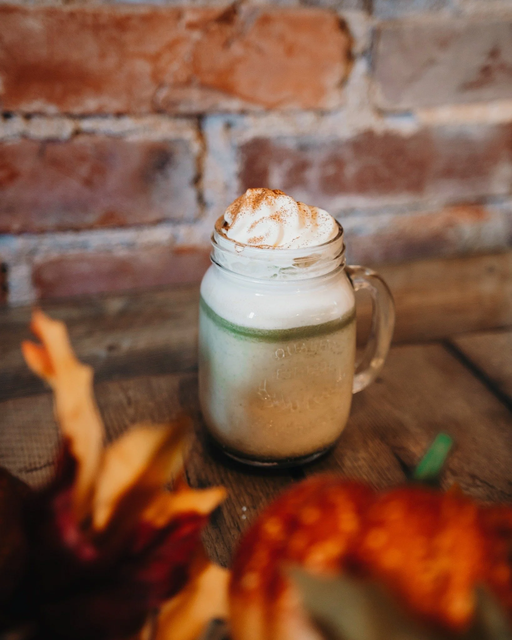 Joko olet maistanut meid&auml;n Pumpkin Spice Matchaa?😍🎃

L&auml;mmitt&auml;v&auml; ja ihanan mausteinen &ndash; ota hetki itsellesi ja nauti syksyst&auml; mukissa.🍂

&mdash;&mdash;&mdash;&mdash;&mdash;&mdash;&mdash;&mdash;&mdash;&mdash;&mdash;&md