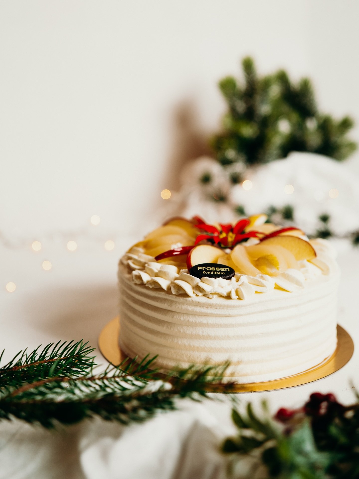 T&auml;m&auml; ihana joulut&auml;htikermakakku sek&auml; muut joulun parhaat herkut nyt tilattavissa verkkokaupastamme!😍✨

Suuntaa osoitteeseen prassen.fi ja ihastu oman konditoriamme herkullisiin joulutuotteisiin.☺️ 

#prassenrauma #cafeprassen #pr