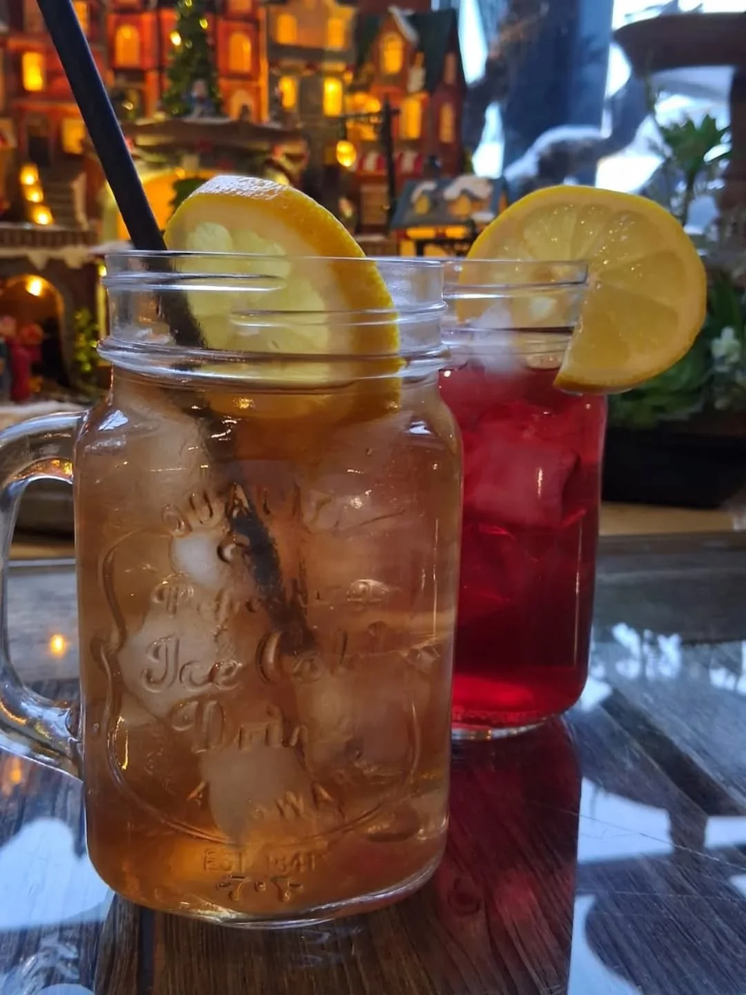 Asiakkaiden toiveesta lis&auml;simme raikkaat j&auml;&auml;teet j&auml;lleen valikoimaamme.
Makuina sitruuna ja sen kaverina vaihtuvat kausimaut.🍋🍓🍉🍑🍊