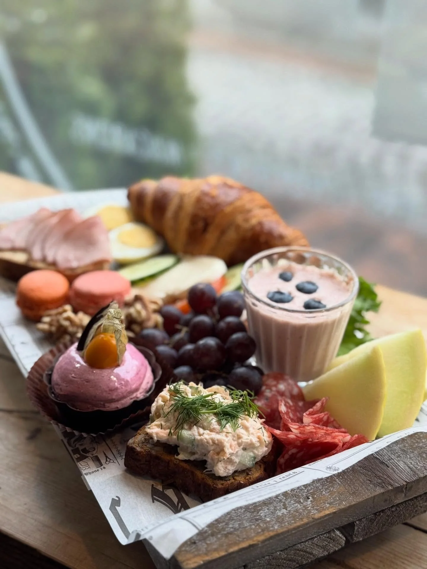 Naistenp&auml;iv&auml;n brunssi! 💕P&ouml;yt&auml;varauksen saa tehty&auml; my&ouml;s puhelimitse 📞044 7800 125