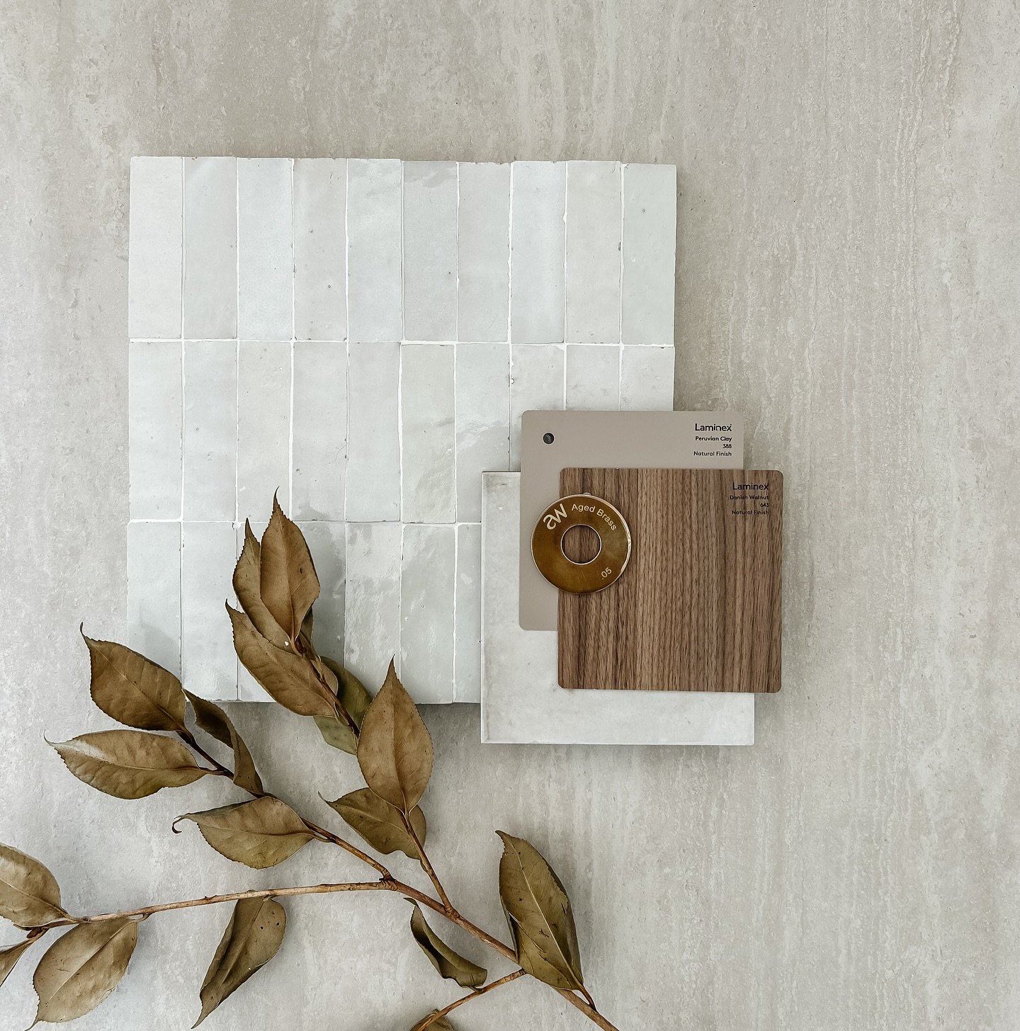 A little #flatlaychallenge @aspireceramics to create a #japandi style concept.

Beginning with a beautifully subtle vein travertine-look, paired with my favourite (no secrets here) baby Bejmat mosaic.

For me, pairing classic timber tones like Walnut
