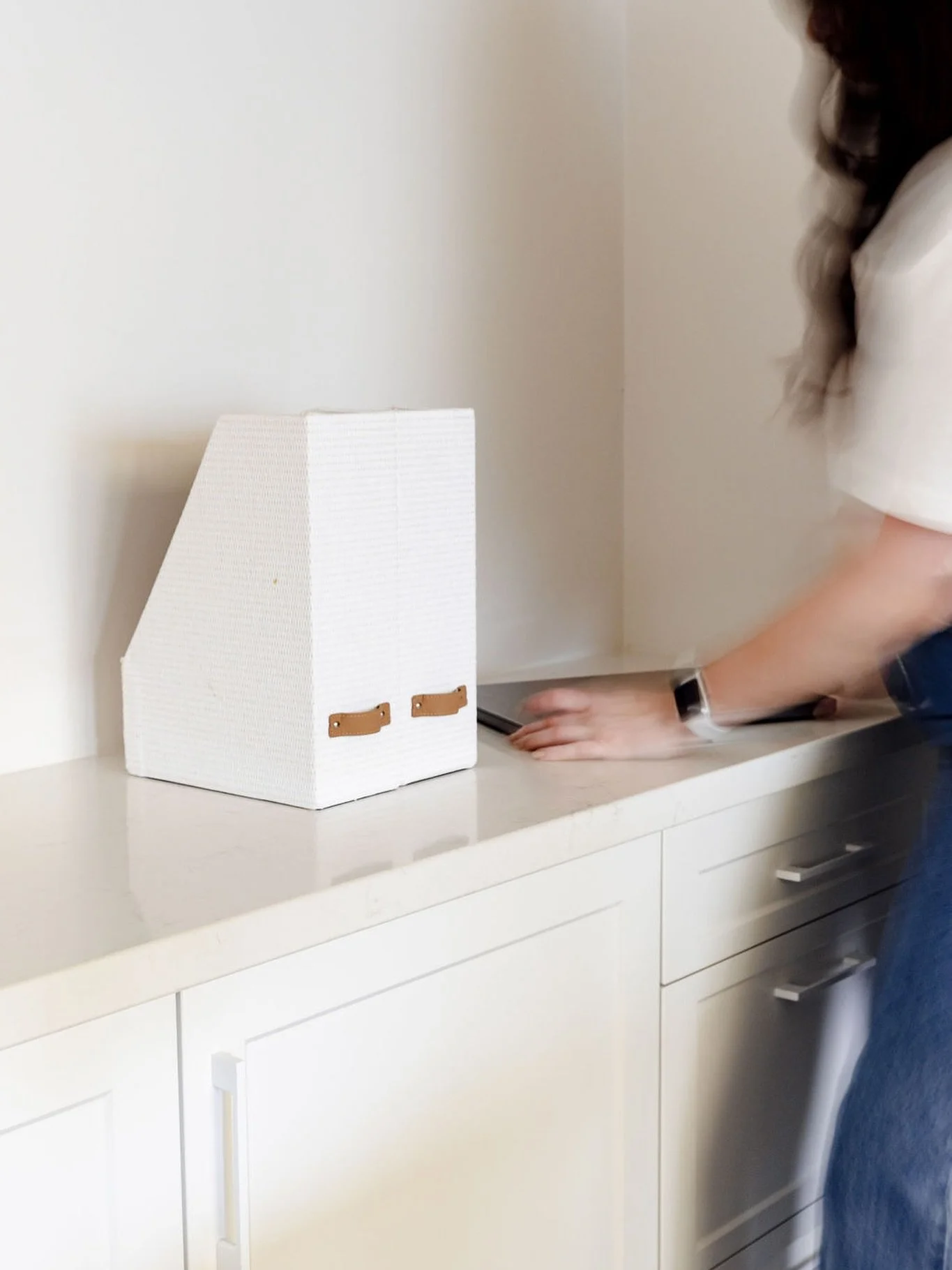 Everyday rituals made easy 👌🏻
Not every office needs to look like, well, an office.
At Lakeview, we designed a space that tucks away the clutter and lets the everyday feel intentional.
Simple, functional, calm. Just how we like it.

Looking to crea