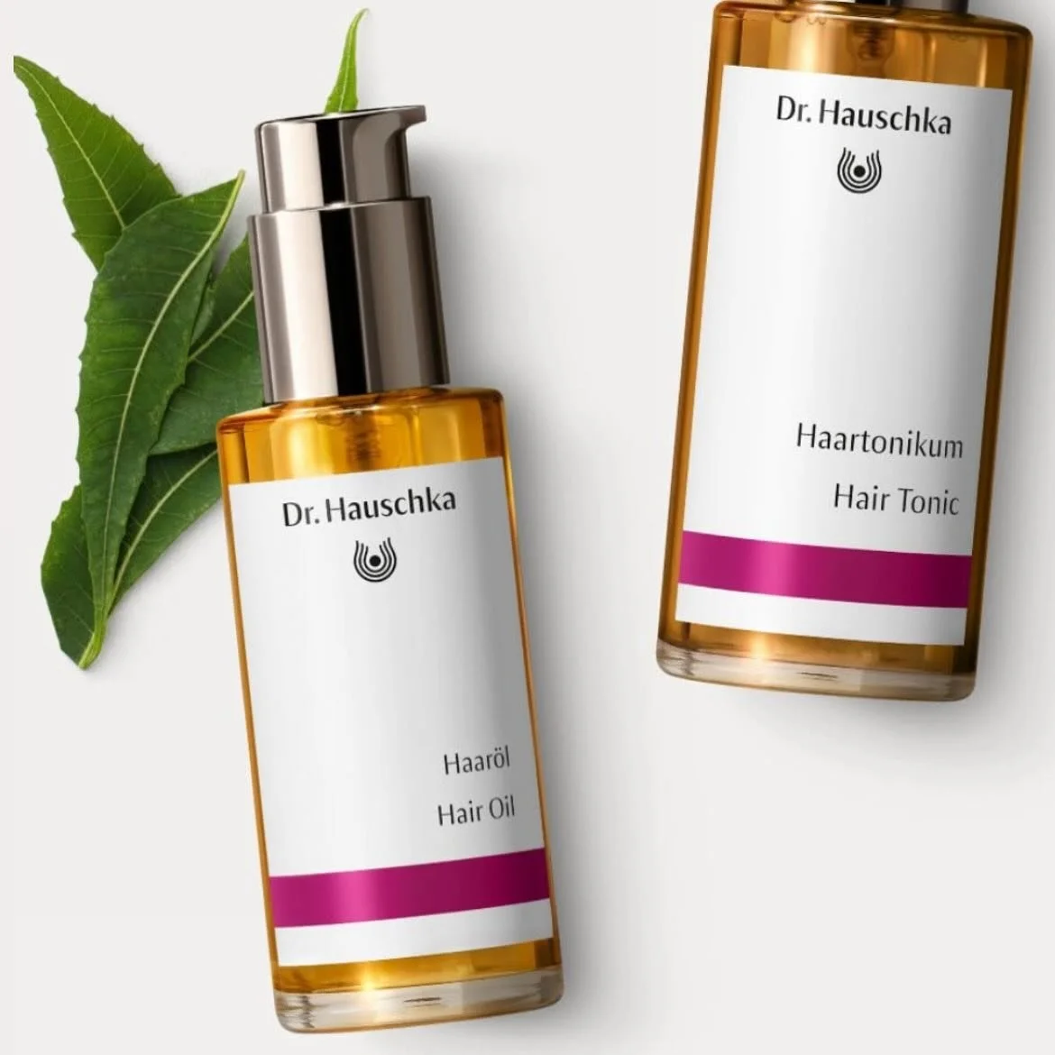 Hair Oil protects your hair from everyday environmental influences and gives even damaged hair new vitality. 
Combine with Dr. Hauschka&rsquo;s leave-in and oil-free Hair Tonic, which soothes irritated and dandruff-prone scalp, to provide your hair a