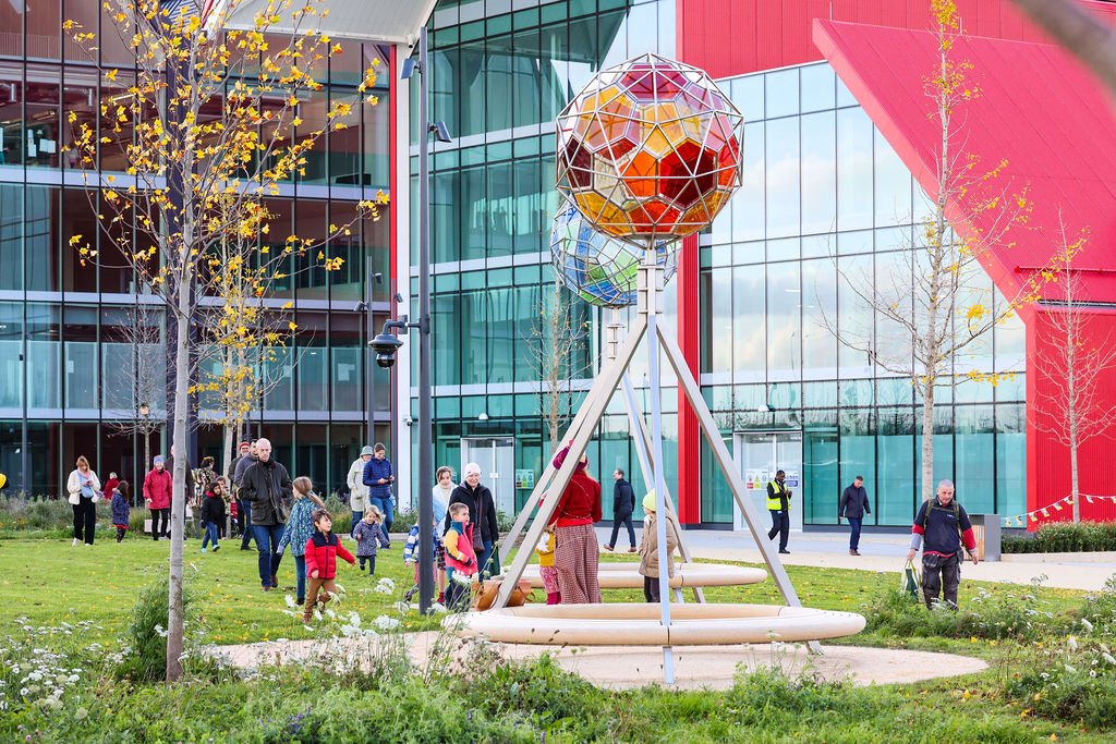 Oxford North welcomes hundreds of people for IF Oxford interactive family science event and Creation Theatre experience
