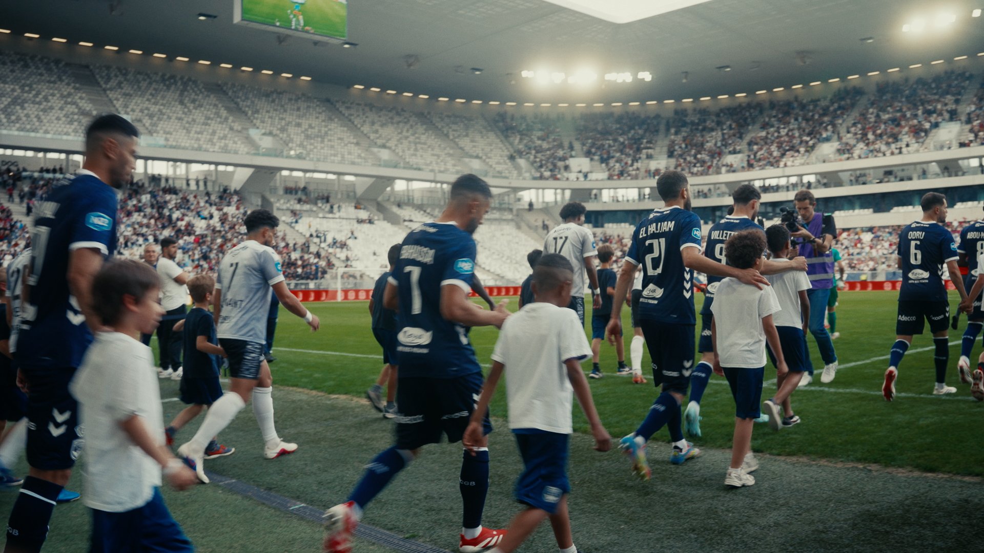 meyva-mat-in-bat-girondins-stills-light-79.jpg