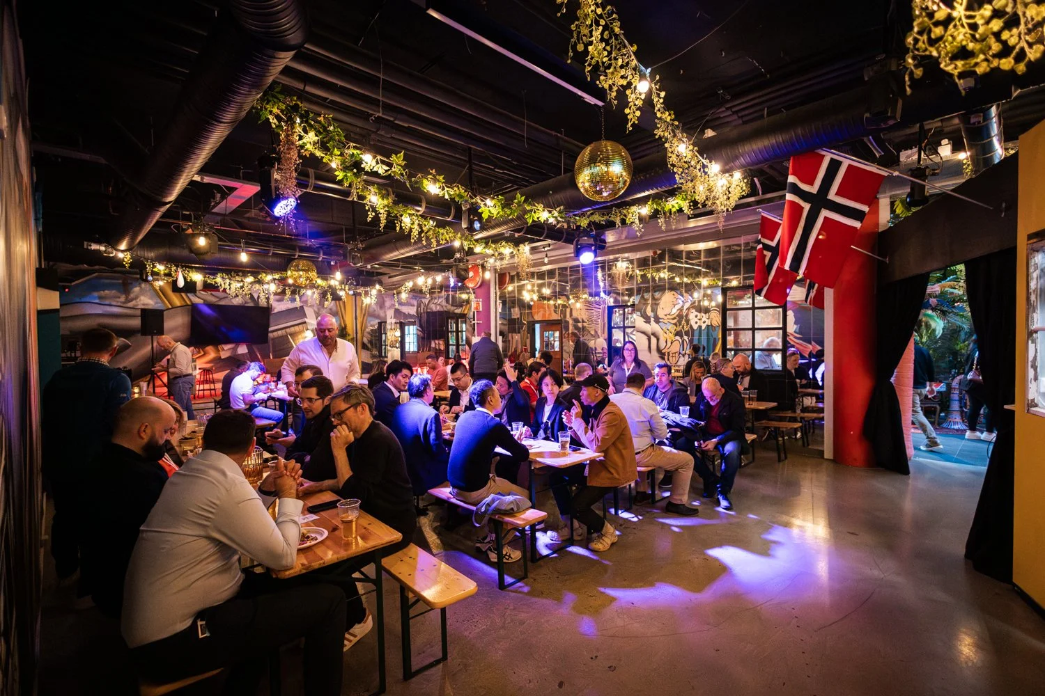 Kick off og mingling i selskapslokalene til Barcode Street Food i Oslo