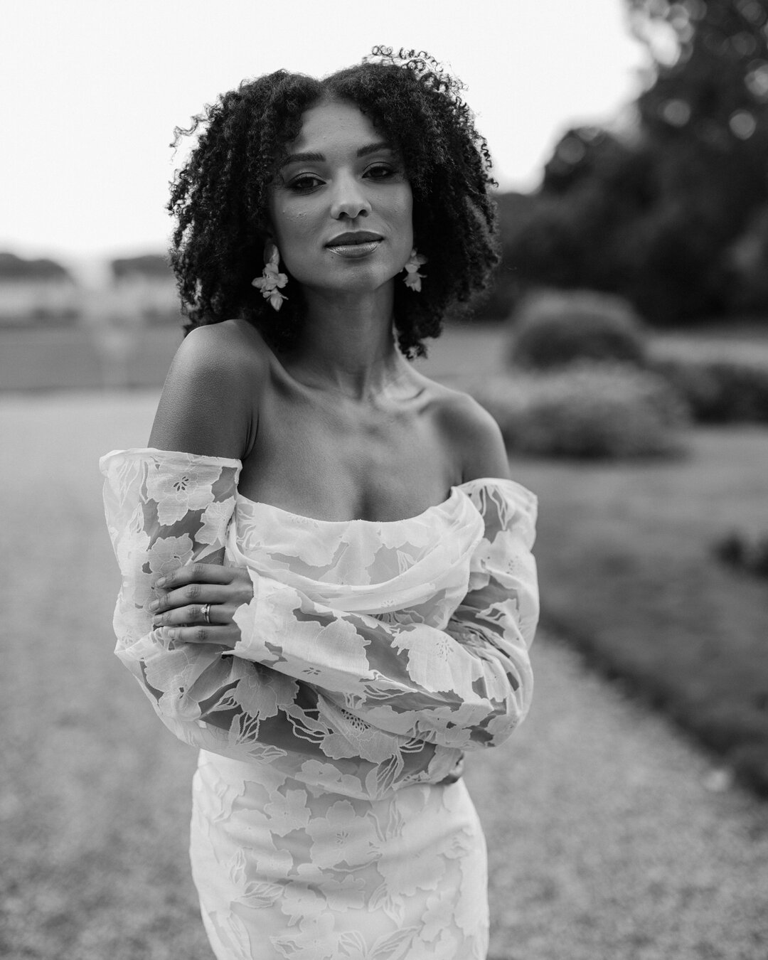 I don't think you can get anything more classic than a black and white image especially when it comes to bridal portraits. Raw, beautiful, classic and elegant.

Venue @pylewellpark 
MUA @tarasangermakeup 
Hair Stylist @iamsamanthastevenson 
Photograp