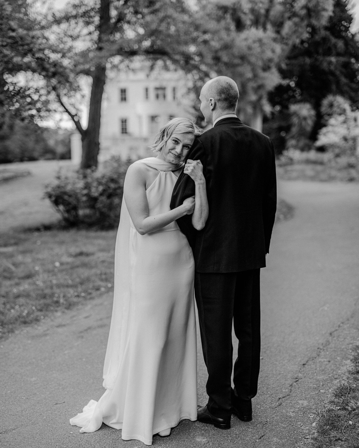 Capturing those peaceful moments post ceremony, when the &lsquo;Just Married&rsquo; feeling really starts to sink, is one the main perks of this job!
⠀⠀⠀⠀⠀⠀⠀⠀⠀
#londonwedding #wedding portraits #ukweddingphotographer #ukweddingplanner #ukweddingvenue