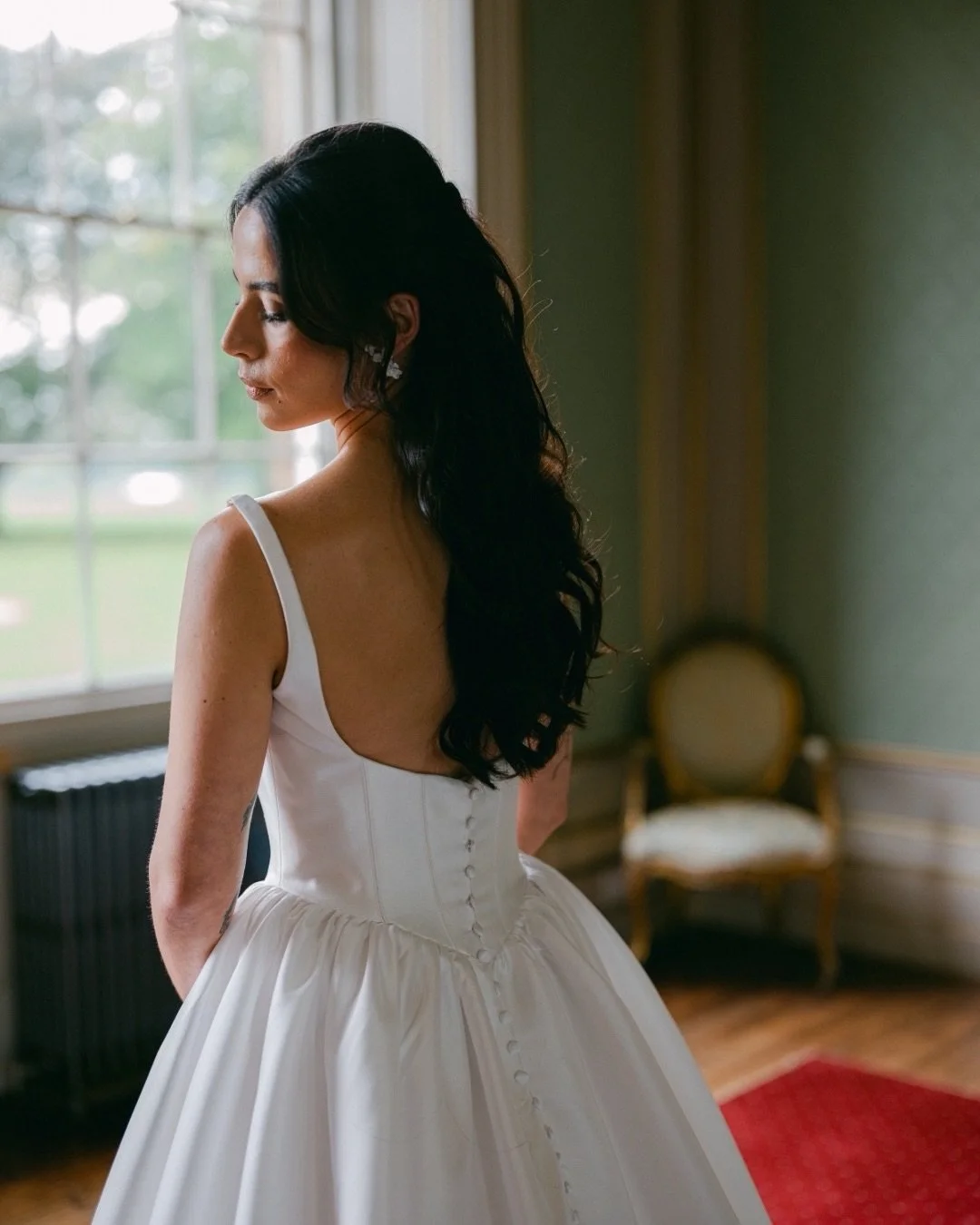 With the historic elegance of venues like Rise Hall, architectural beauty becomes the backdrop, allowing the most understated portraits to leave a lasting impression.
⠀⠀⠀⠀⠀⠀⠀⠀⠀
@risehall
@charlottestatherstylist
@contentbymeg
@kcoevents
@lottierose_d
