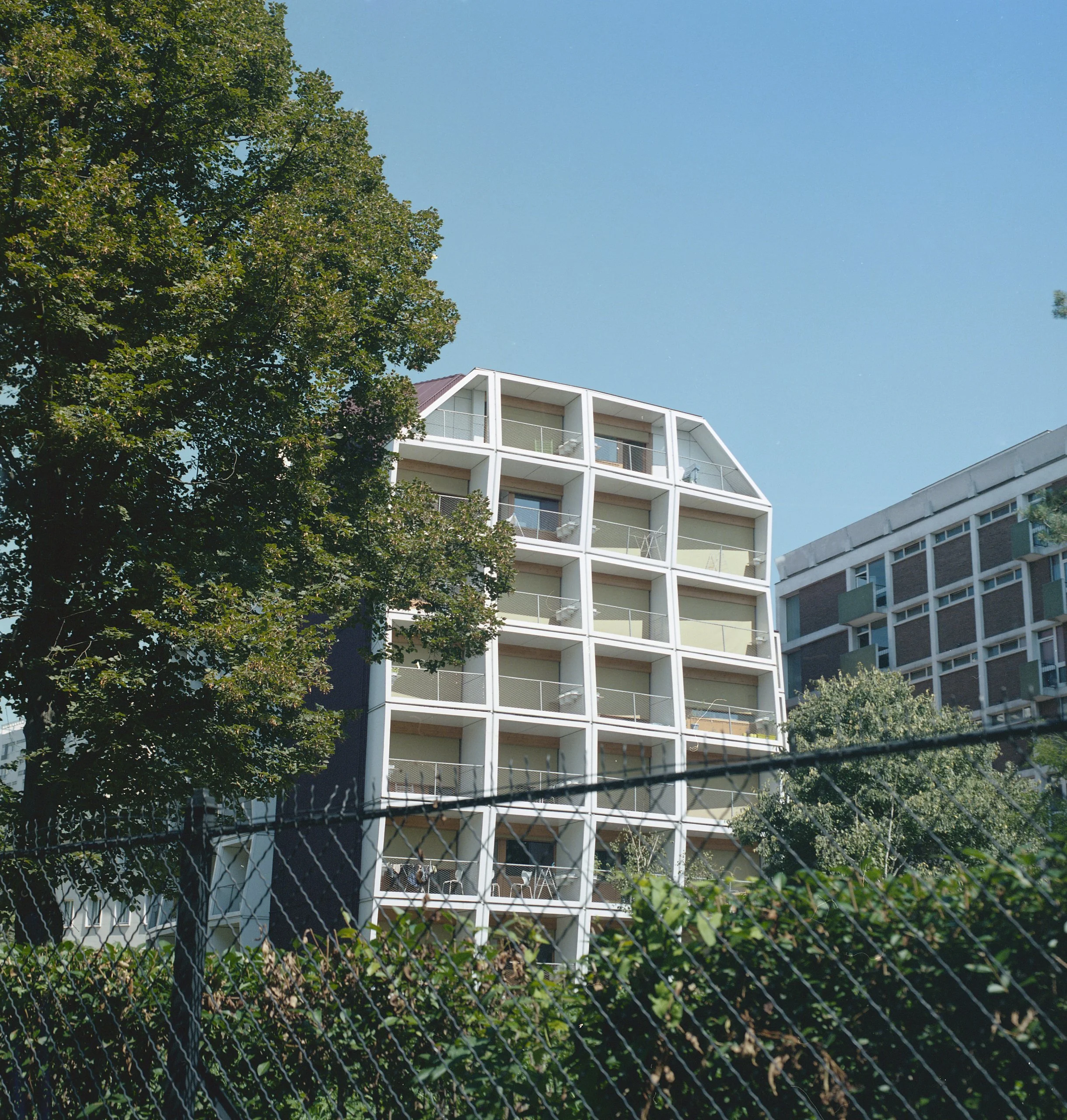 parisbuilding01.jpg