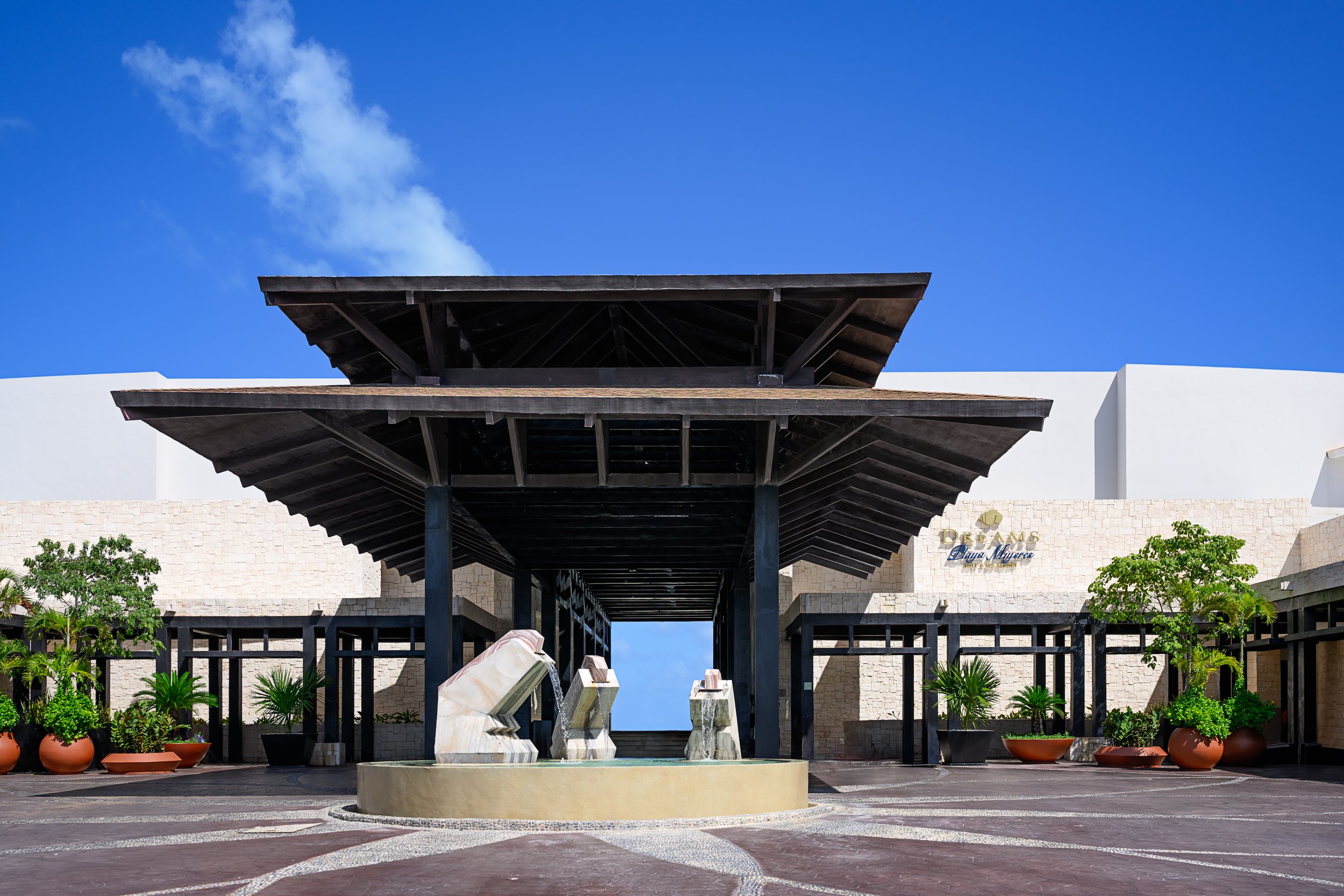 Exterior of the resort for Tekla and Rick’s destination wedding in Cancun, Mexico.