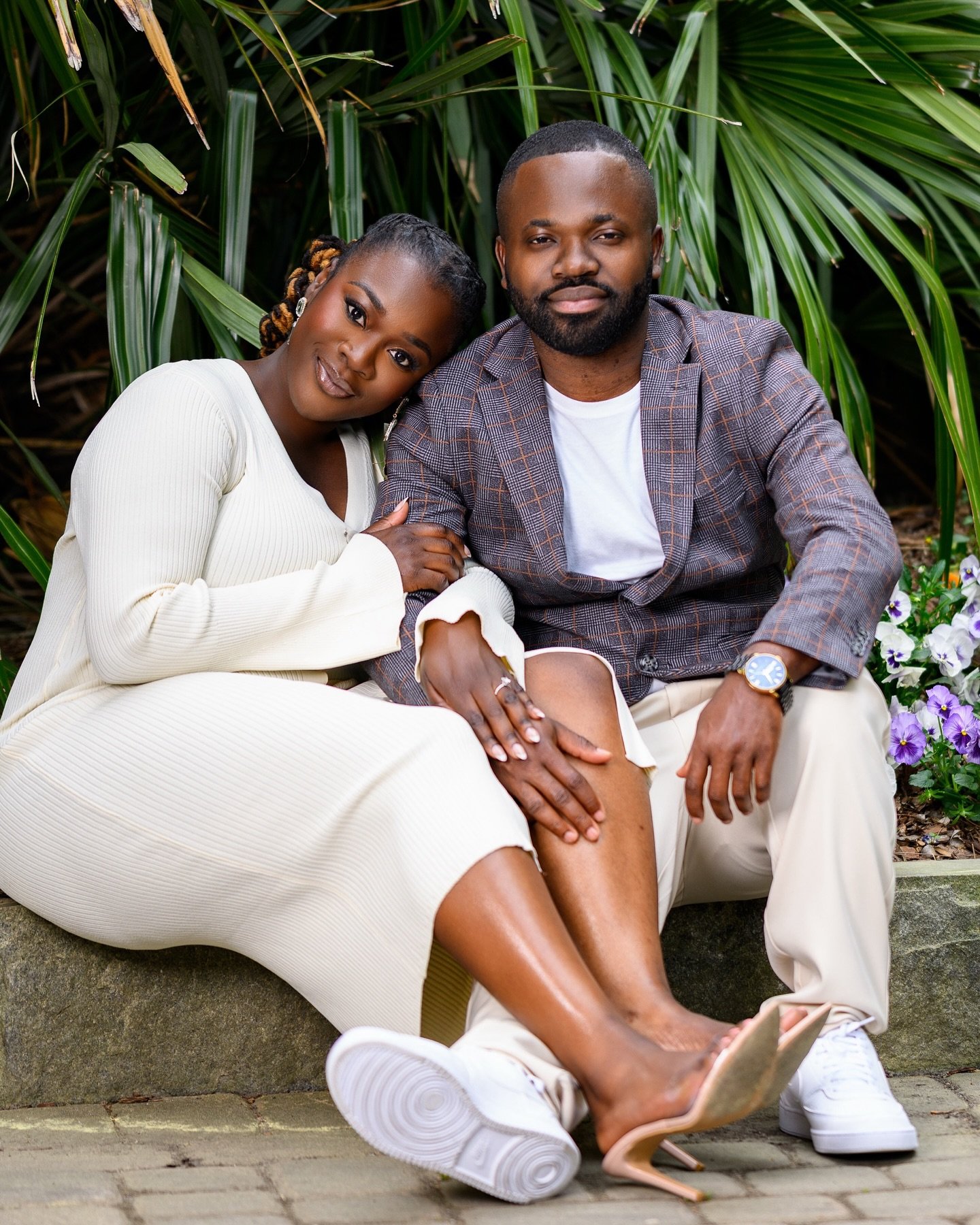 Love simply. #crystalartis #engagementsession #atlantaengagementphotographer #georgiaweddingphotographer #maconweddingphotographer #engaged #engagementphotographer #bridetobe #lovers #loveinbloom #melanin #luvblacklove