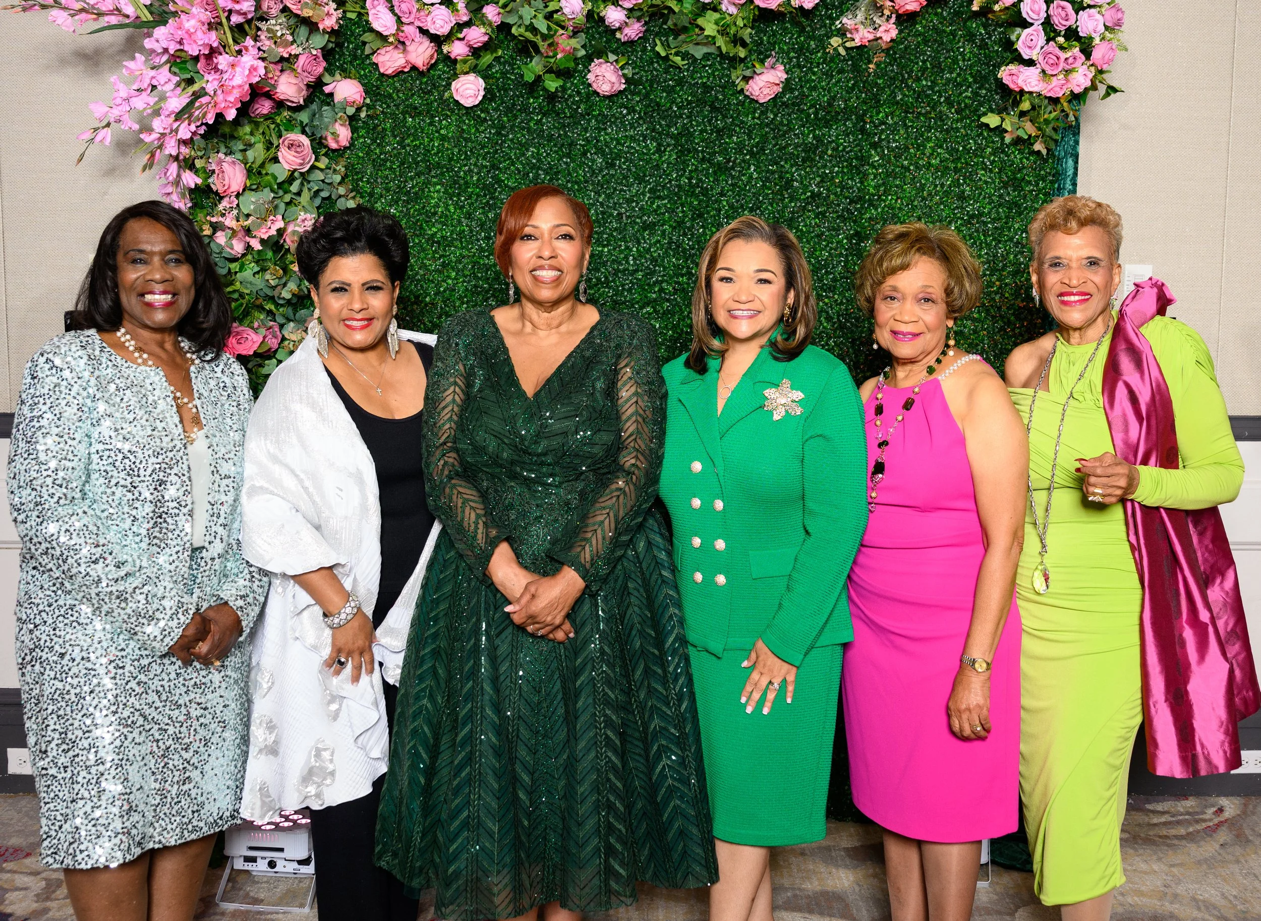 Members and guests of The Links, Incorporated posing together during the Sister Friend Circle event in Atlanta.