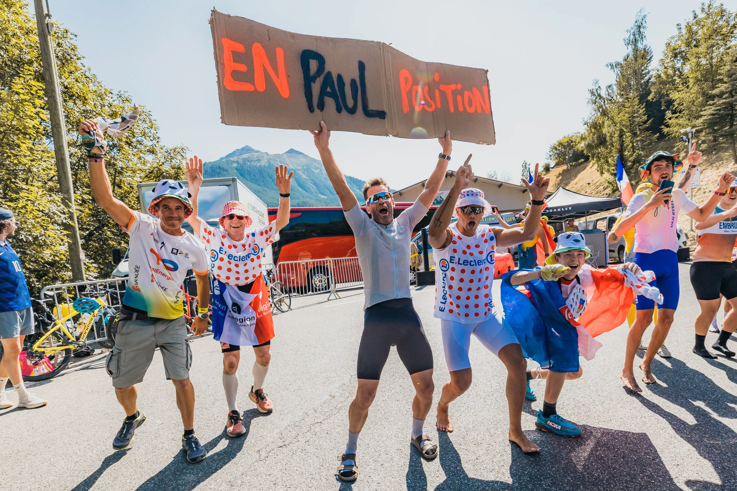 Etape 18, le public est chaud dans la dernière difficulté qui mène à Orcières