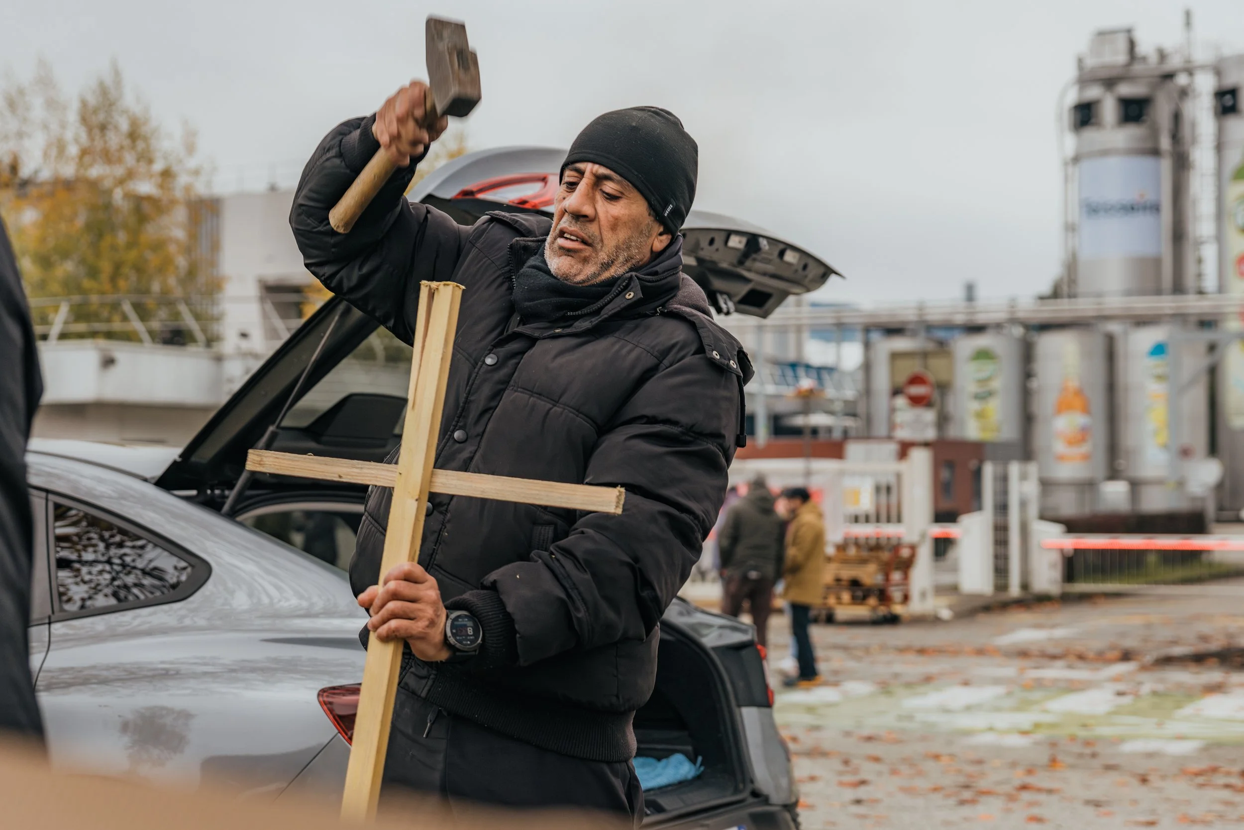 En 2025 le groupe le groupe Carslberg a annoncé la fermeture de l'usine Teisseire à Crolles, Isère, ainsi que la suppression de plus de 200 postes