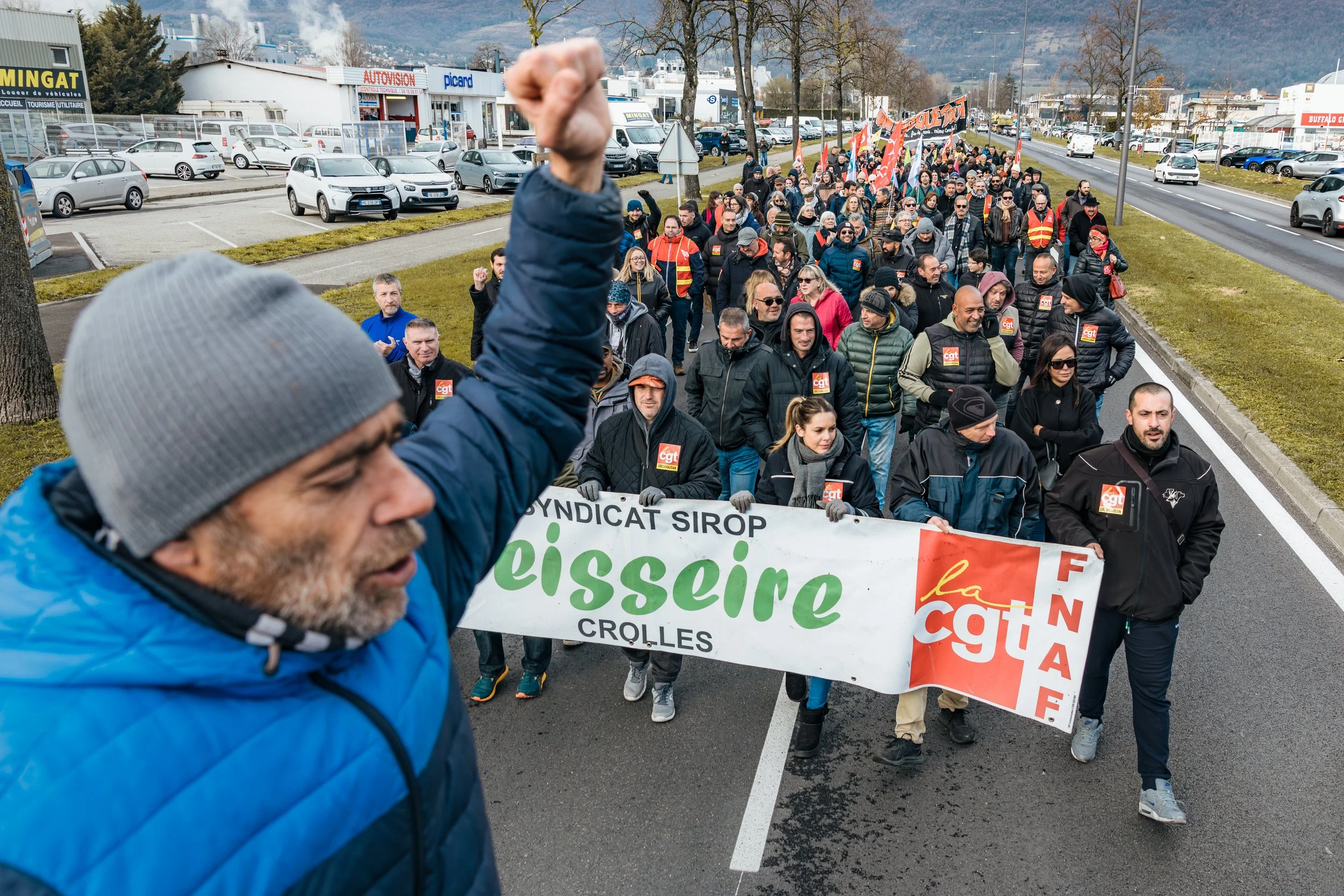 En 2025 le groupe le groupe Carslberg a annoncé la fermeture de l'usine Teisseire à Crolles, Isère, ainsi que la suppression de plus de 200 postes