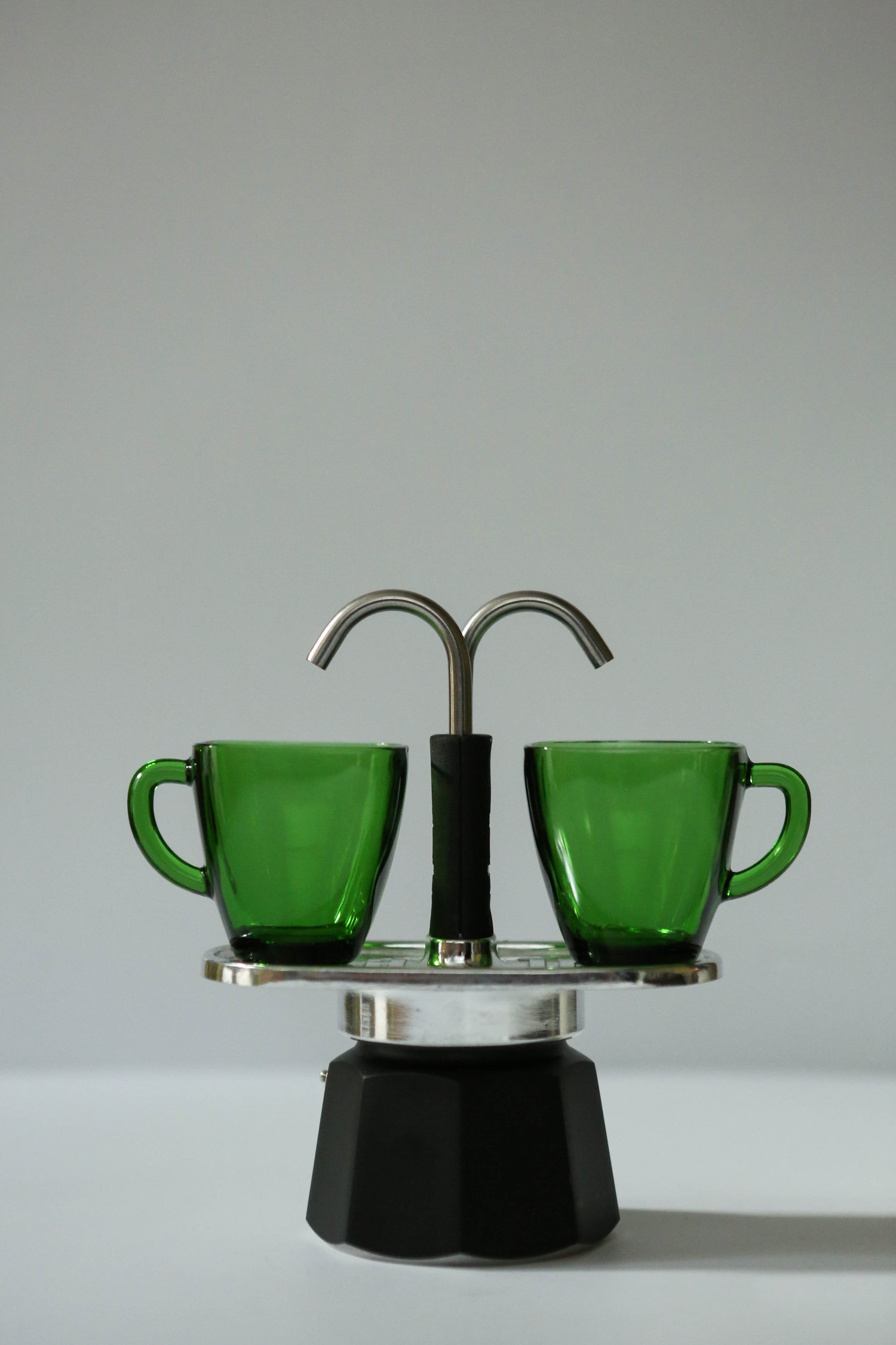Vintage Stovetop Mini Express Moka Pot 2 Porcelain Cup, in Black