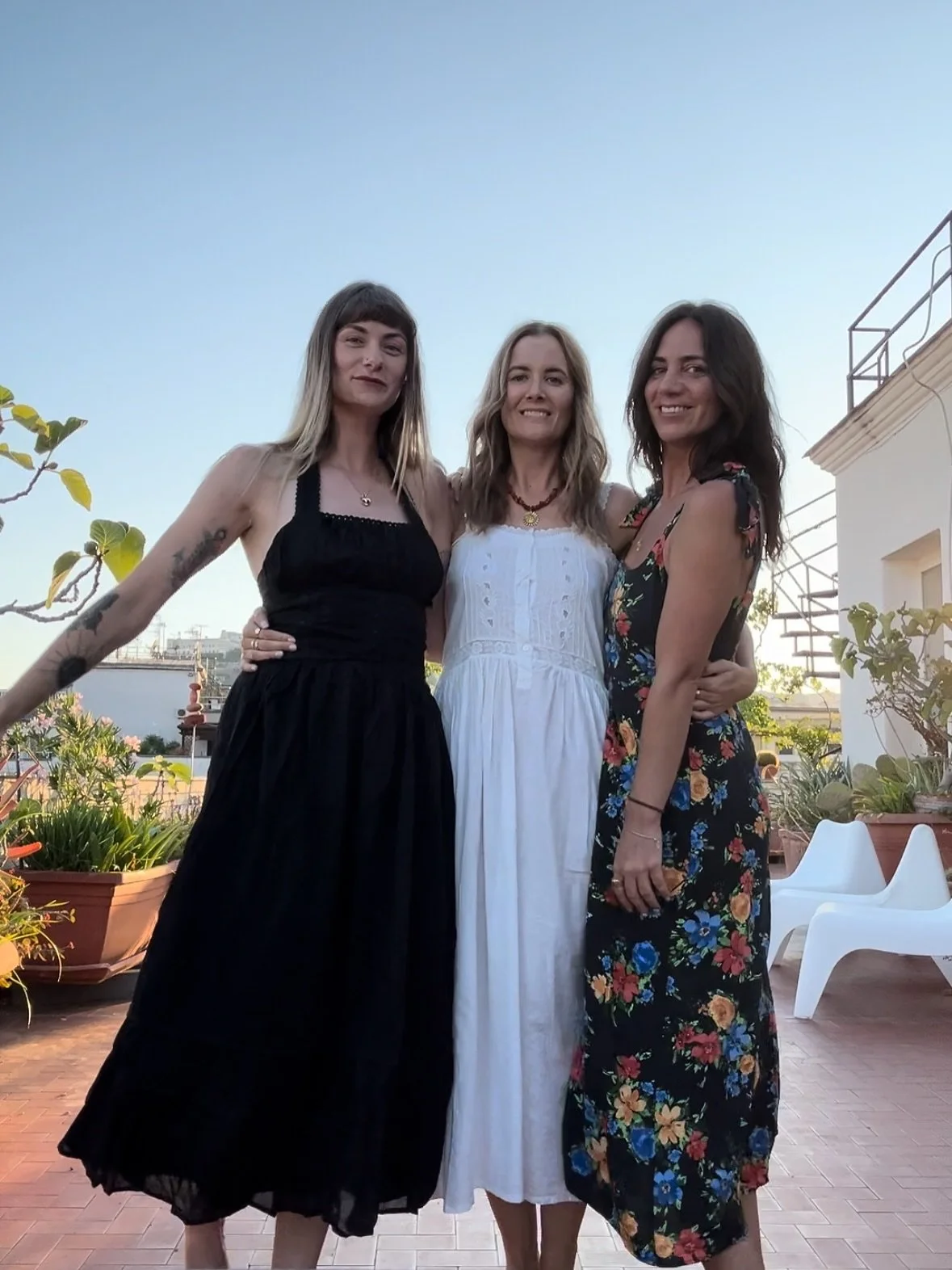๐ฎ๐น The BEST of Italy trips with my two favourites @vintageinclined and @housedeville ๐ฎ๐น 
#naples #procida #vintage #italy