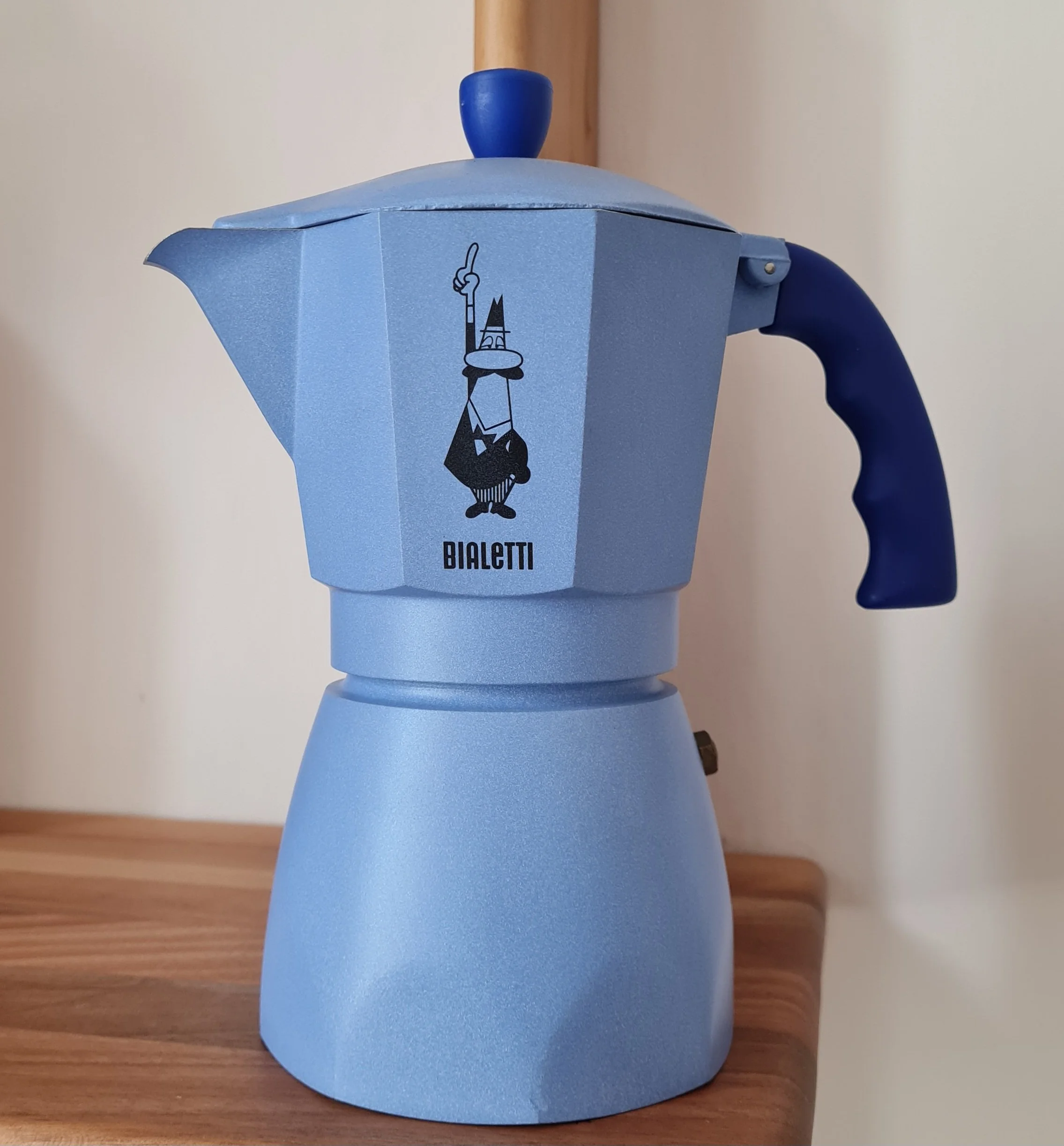 Bialetti 'Dama' Moka Espresso Pot in Blue