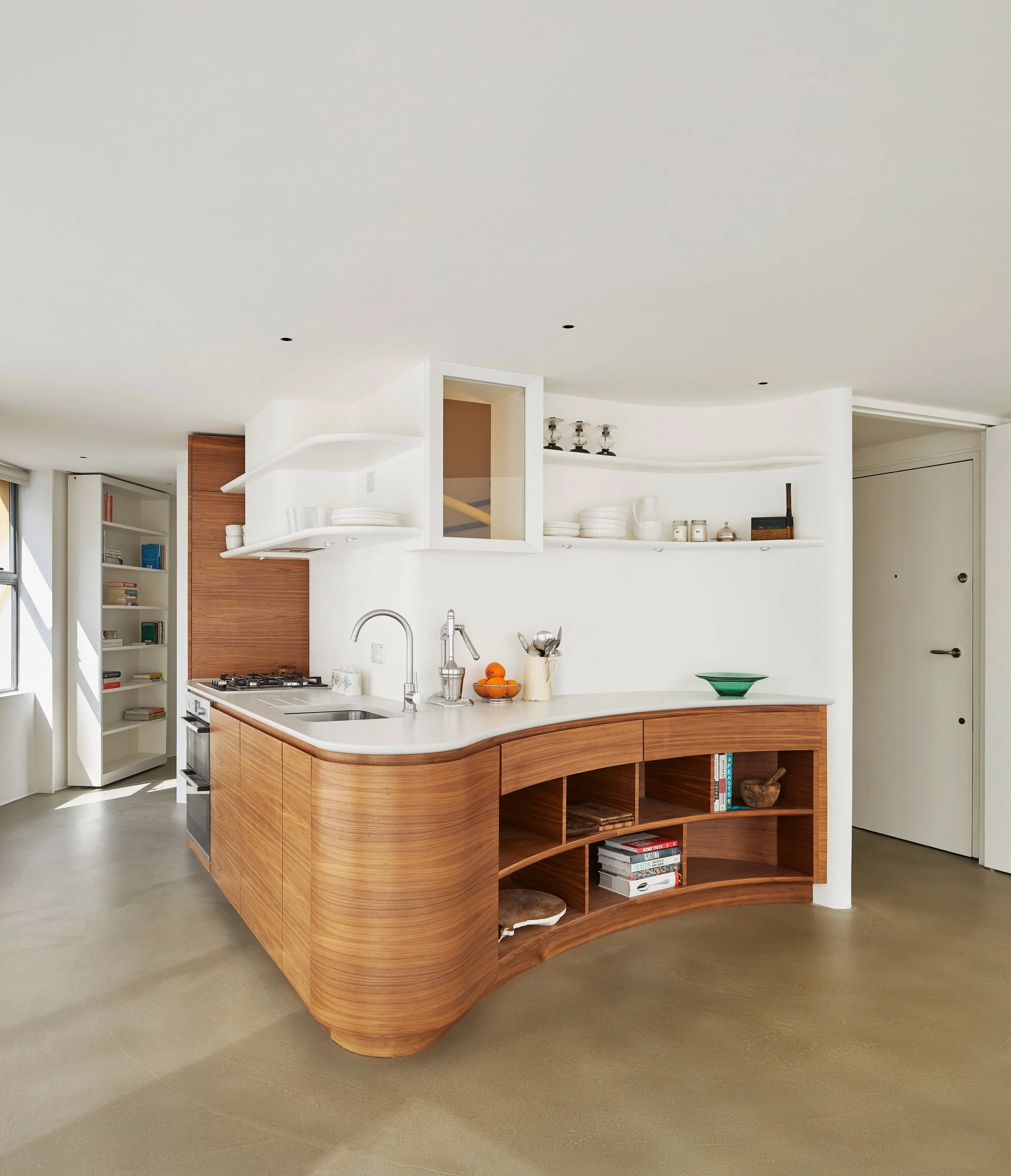 A contemporary maisonette design in Central London by Studio Tashima, featuring bespoke architecture and refined interior solutions.