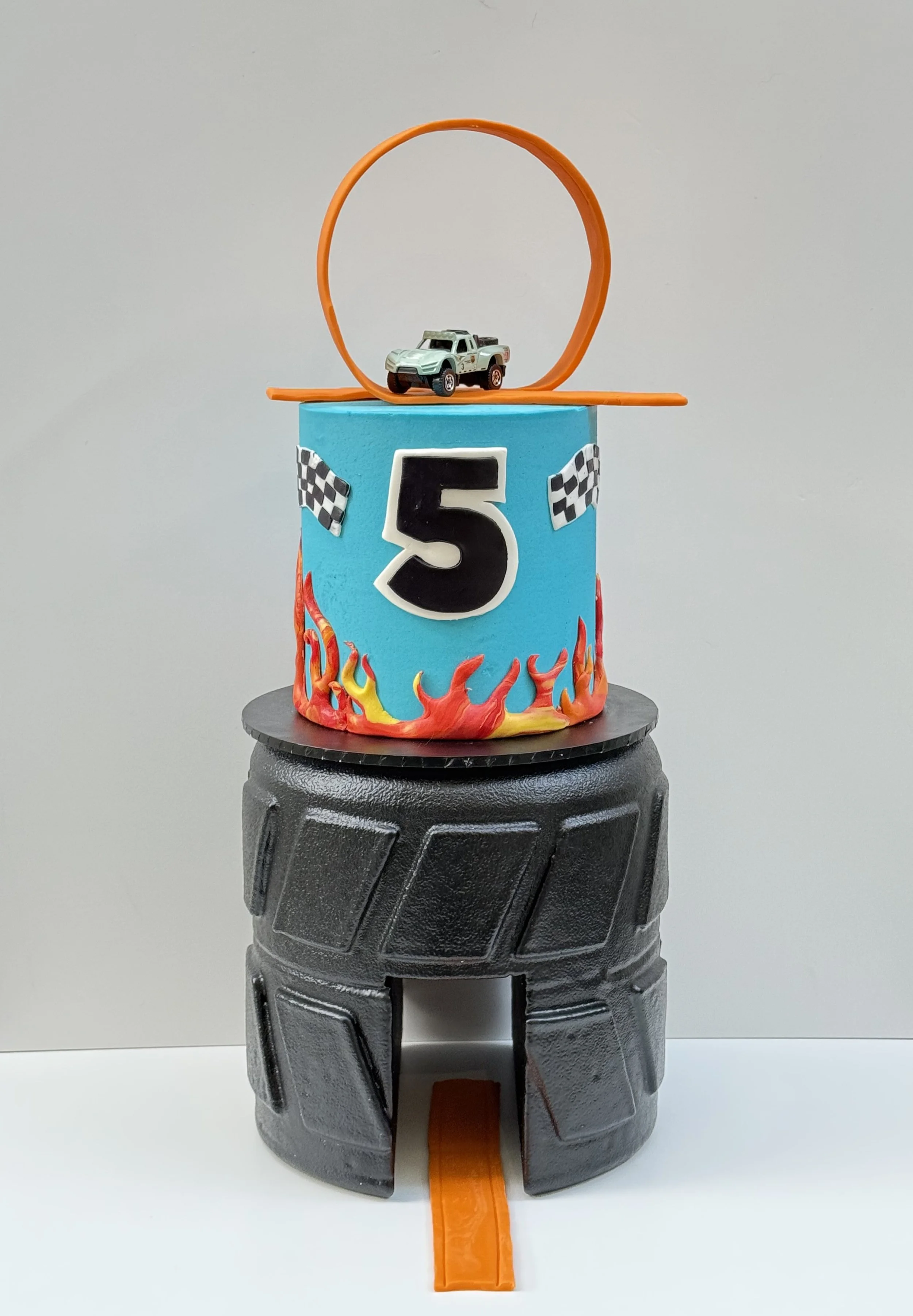 Hotwheels Cake.JPG