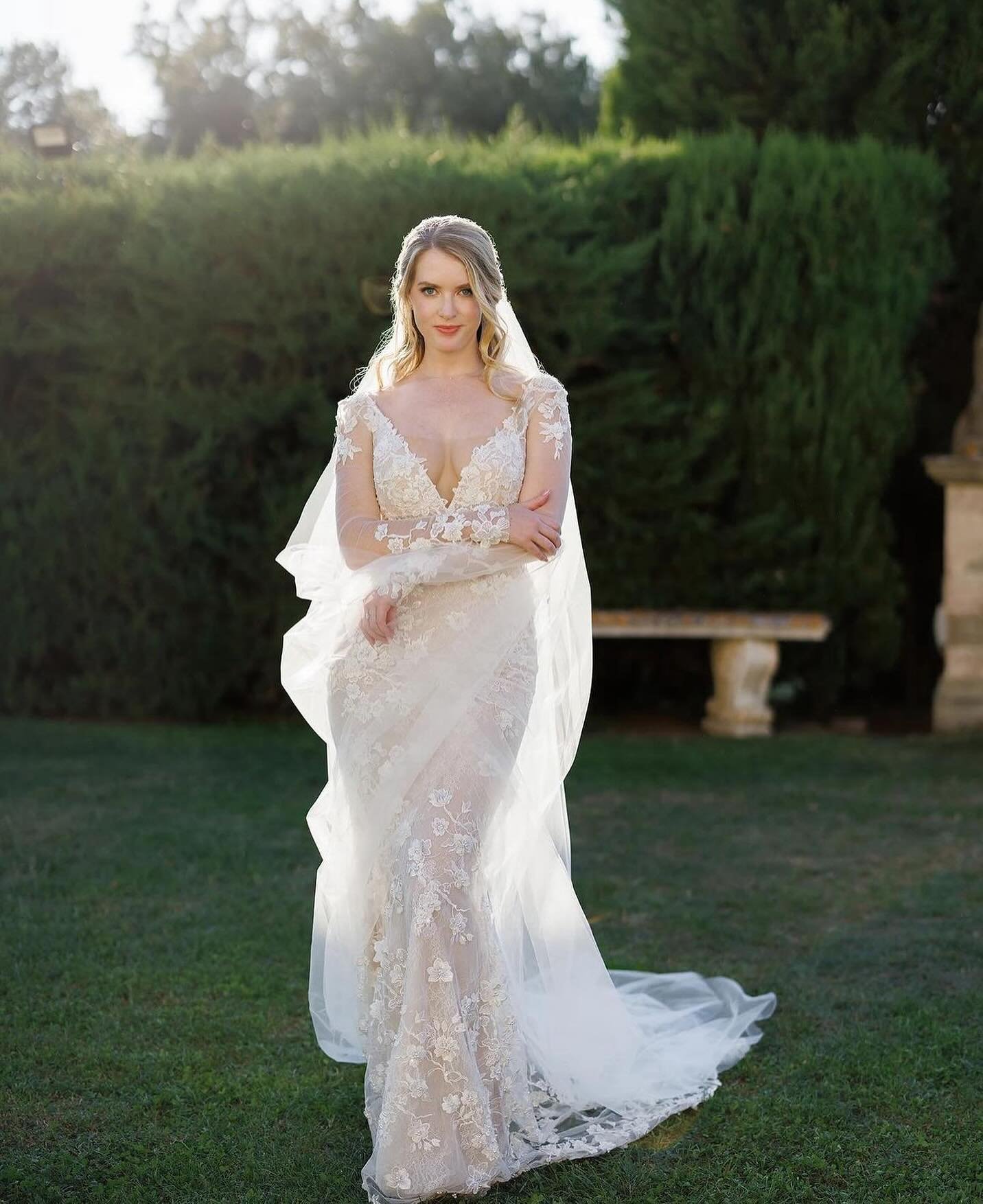 &ldquo;I booked Samantha for my September 2023 wedding in Tuscany &amp; she was one of my favorite choices I made that day. Samantha &amp; her team went above and beyond to make me, my family &amp; bridesmaids look &amp; feel our best on the wedding 