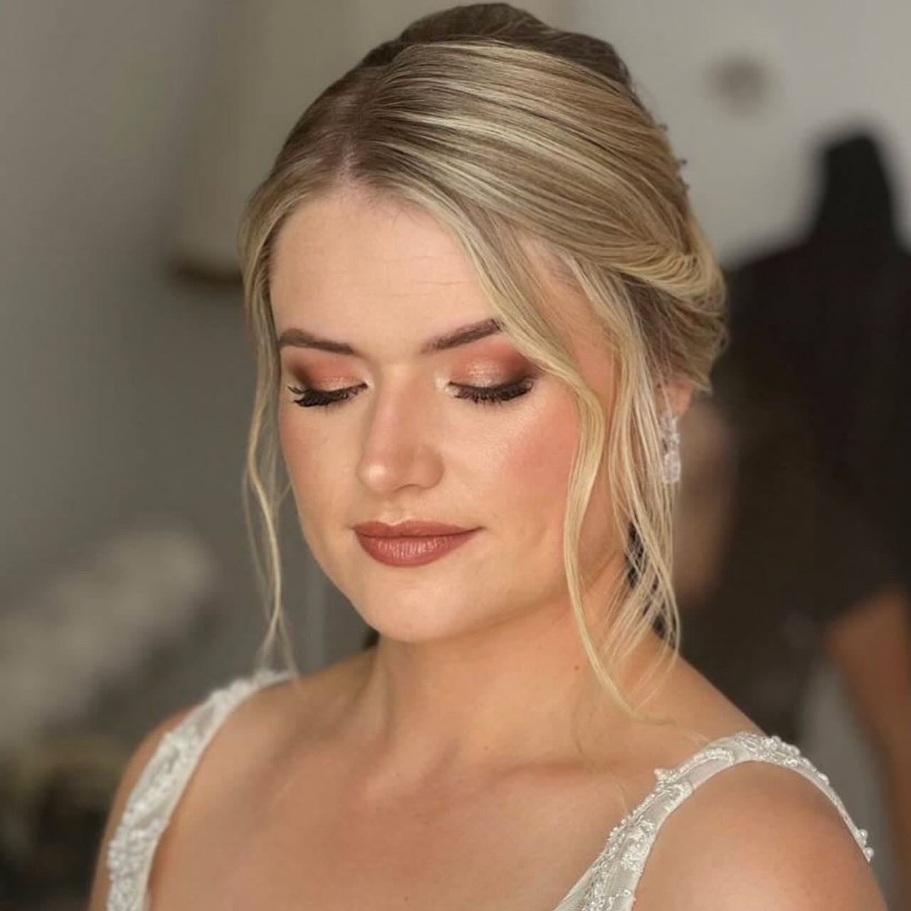 👰 Amanda's Amalfi Fairytale 💍 Bringing out her inner radiance for the most special day. Cheers to love and a lifetime of adventures! 🥂✨ 
.
.
I used @charlottetilbury @schwarzkopfpro @sweedbeauty
.
.
#WeddingHair #BridalMakeup #amalficoastwedding #