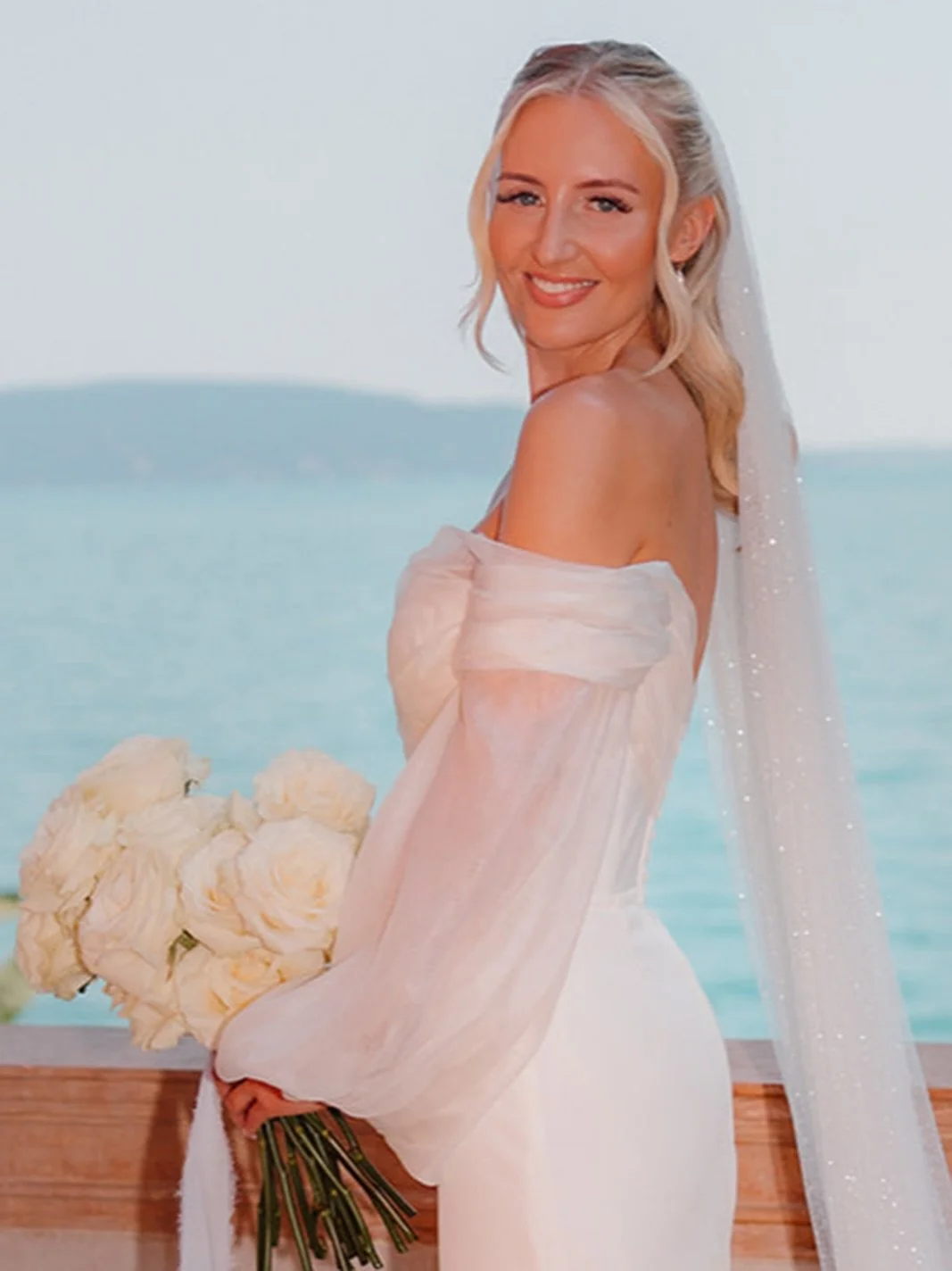 Ruth looked absolutely breathtaking on her wedding day at Torre San Marco in Lake Garda ✨ Surrounded by the beauty of the lake, I created her timeless bridal hair and makeup look &mdash; soft, elegant, and radiant to perfectly match the romantic sett