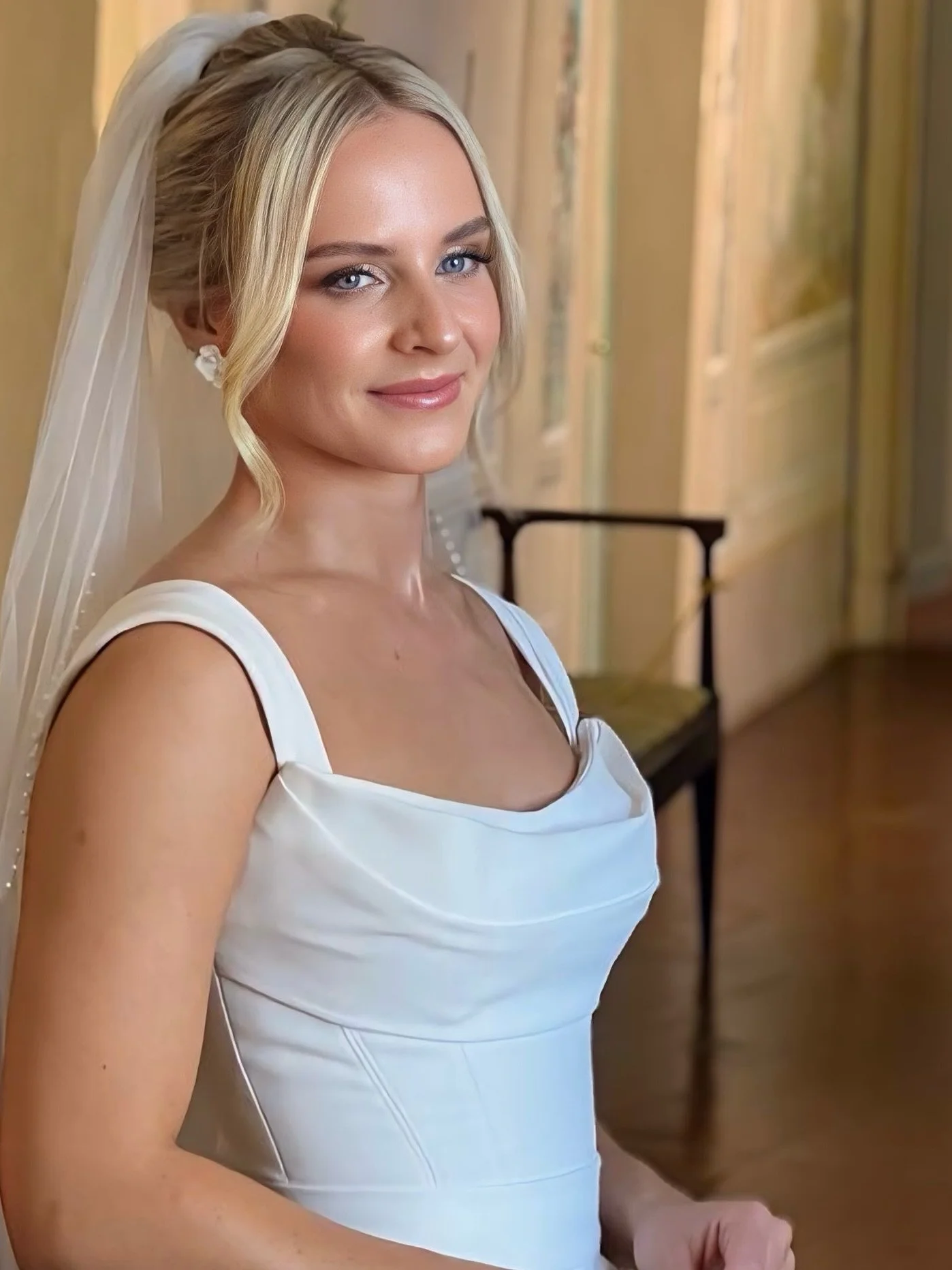 Angelica&rsquo;s timeless elegance at Castello di Celsa ✨
I had the joy of creating her classic bridal hair and makeup look&mdash;a soft, luminous glam paired with a refined updo that beautifully complemented the sophistication of her gown and the ma