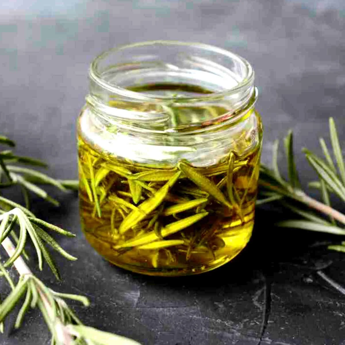 Rosemary-Infused-Oil4.jpg