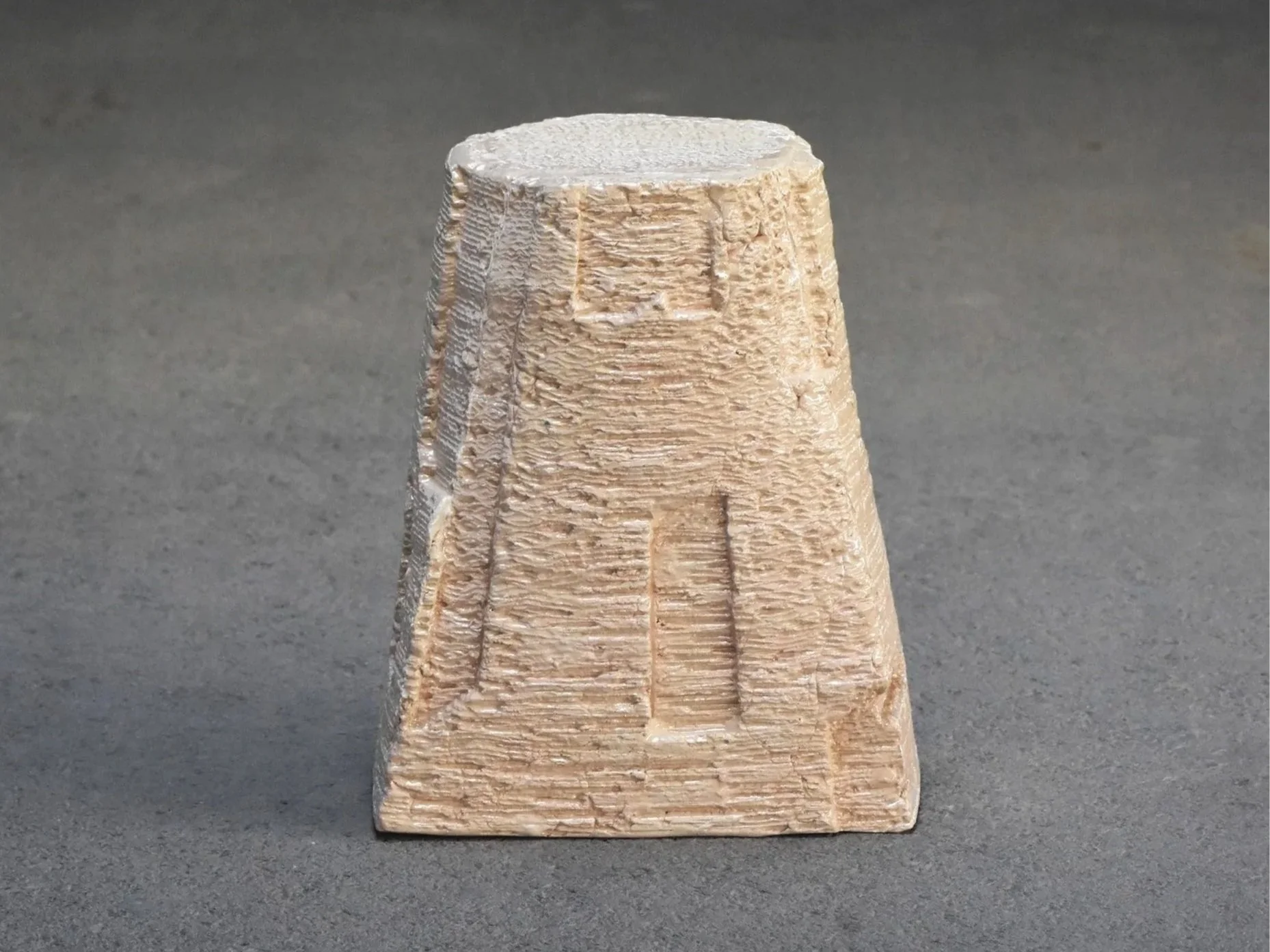 Tabouret E88 | Ceramic