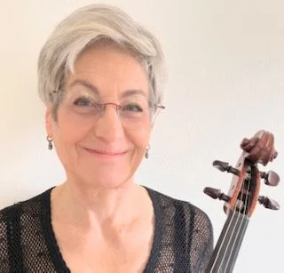 Lisa Zweben with viola