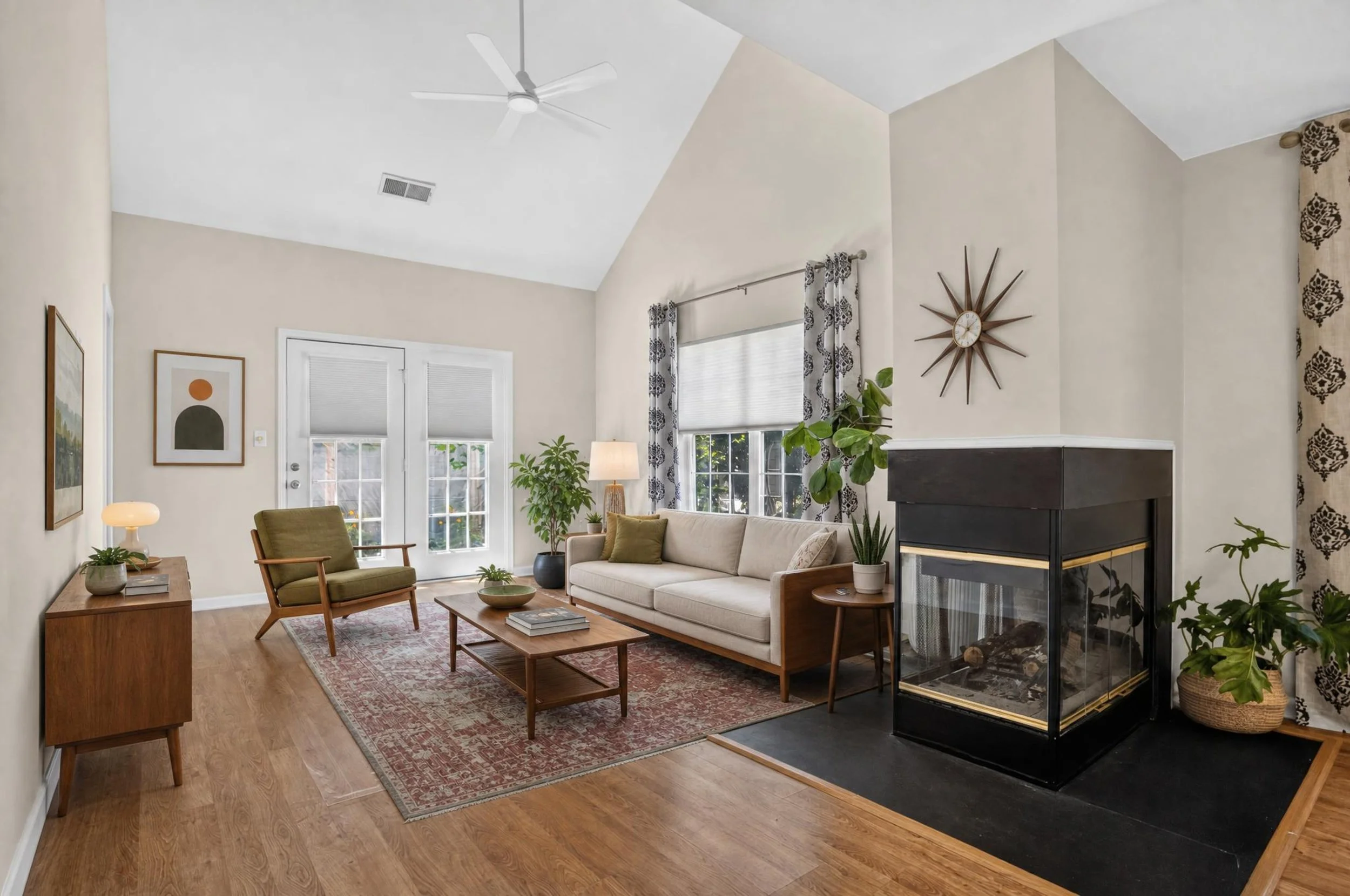 IMGL0206#staging.jpg