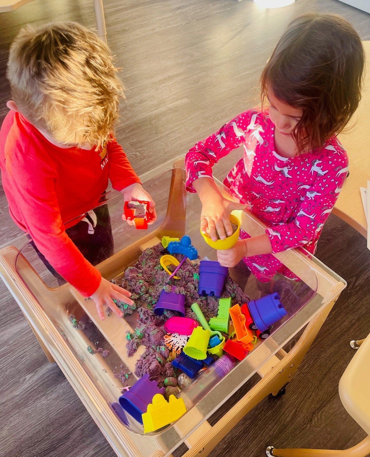 We 💙 using sensory bins at Keystone! ⁠
⁠
Sensory bins provide children with the opportunity to explore and learn through hands-on tactile play that engages their senses.⁠
⁠
⁠
⁠
#keystonechildcare #gallatintn #sensorybin #earlyeducation #christianday