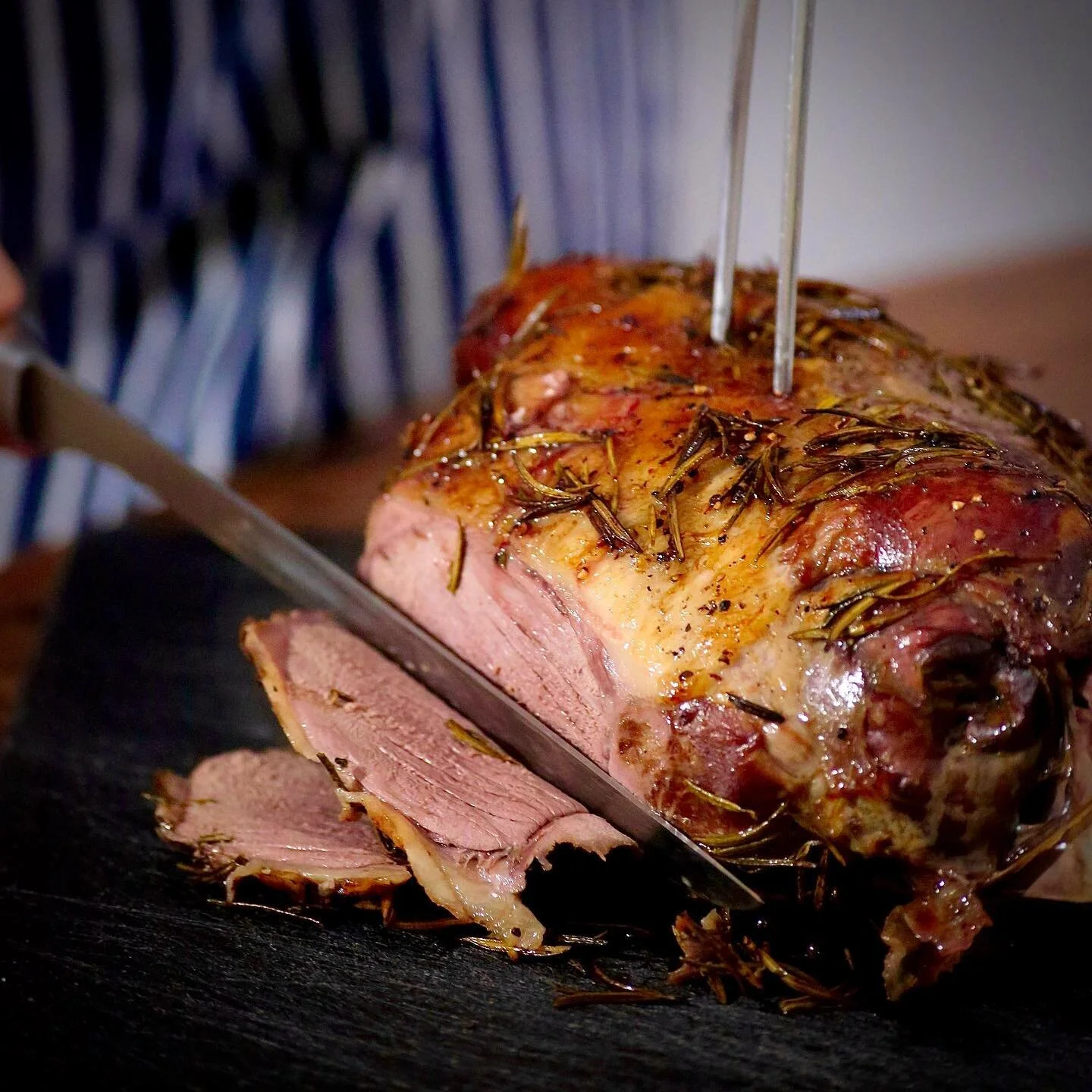 Not long now till the first fresh venison of the &lsquo;21-&lsquo;22 season&hellip;can you taste it already? 🦌 🔥 🥩 
.
.
.
.
#deerstalkingscotland #deerstalkingireland #hunting #huntingseason #huntinglife #jakt #chasse #jagd #friluftsliv #eatwild #